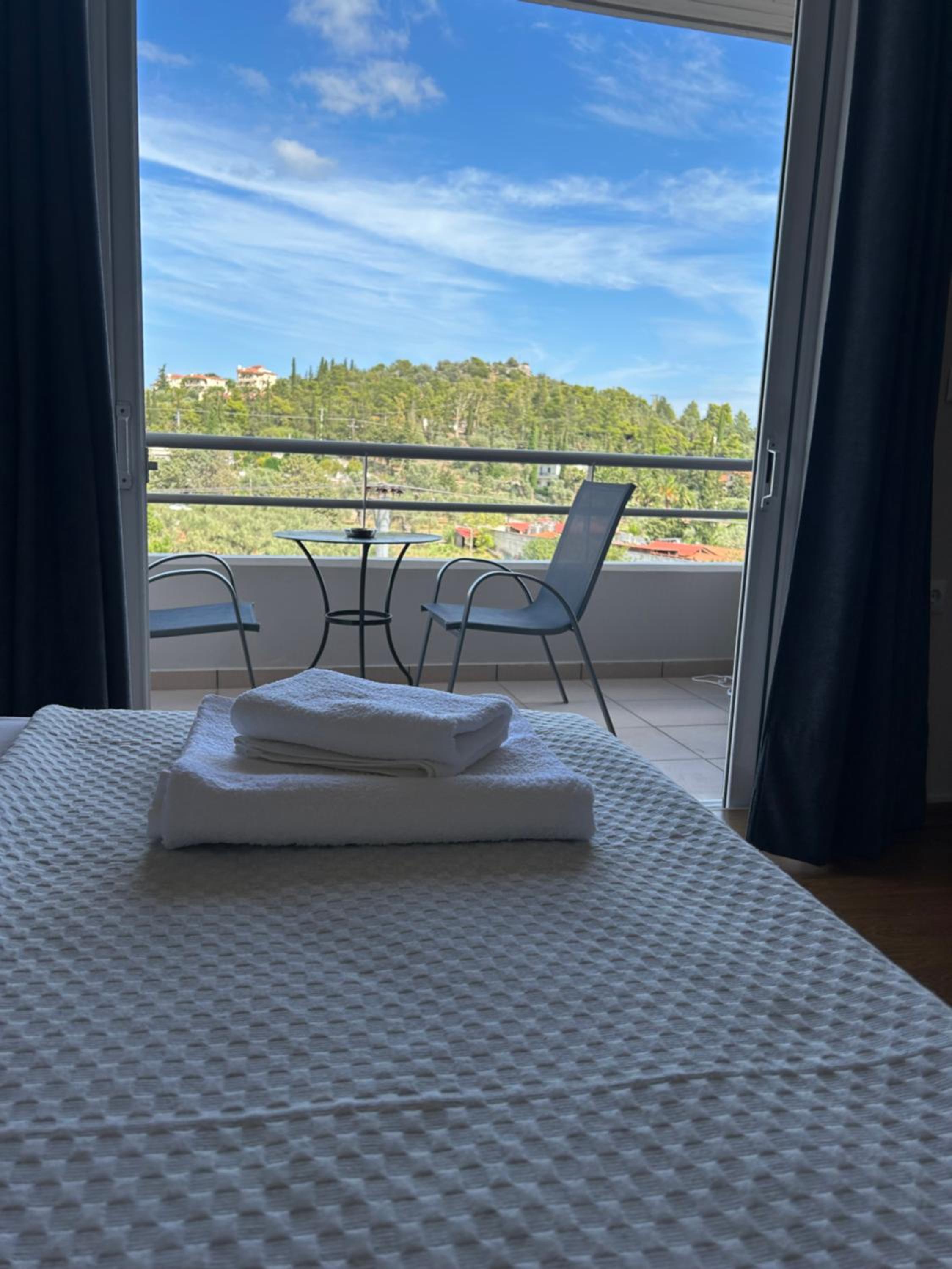 Deluxe Double Room with Balcony - Photo 2