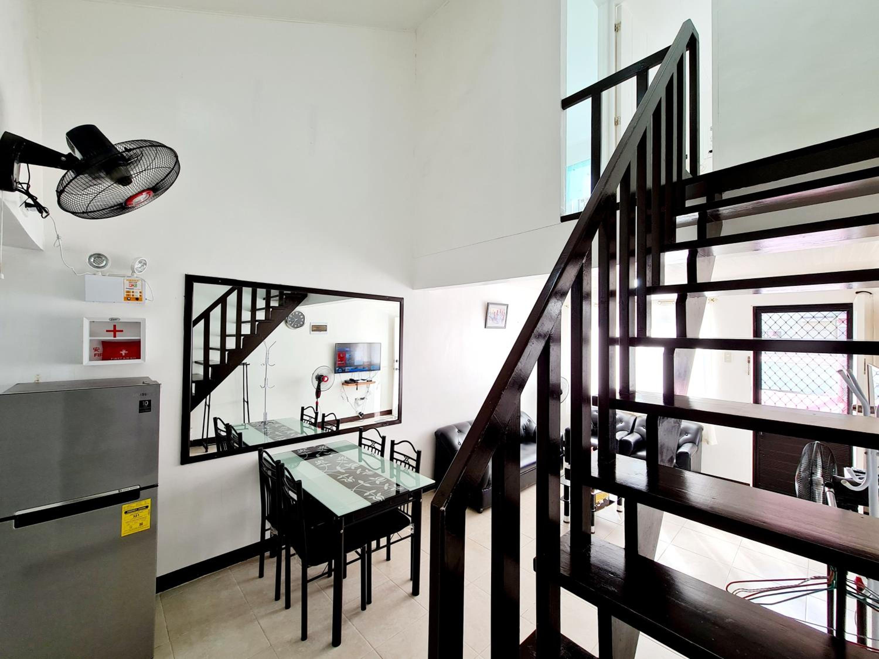 Two-Bedroom Apartment - Photo 18