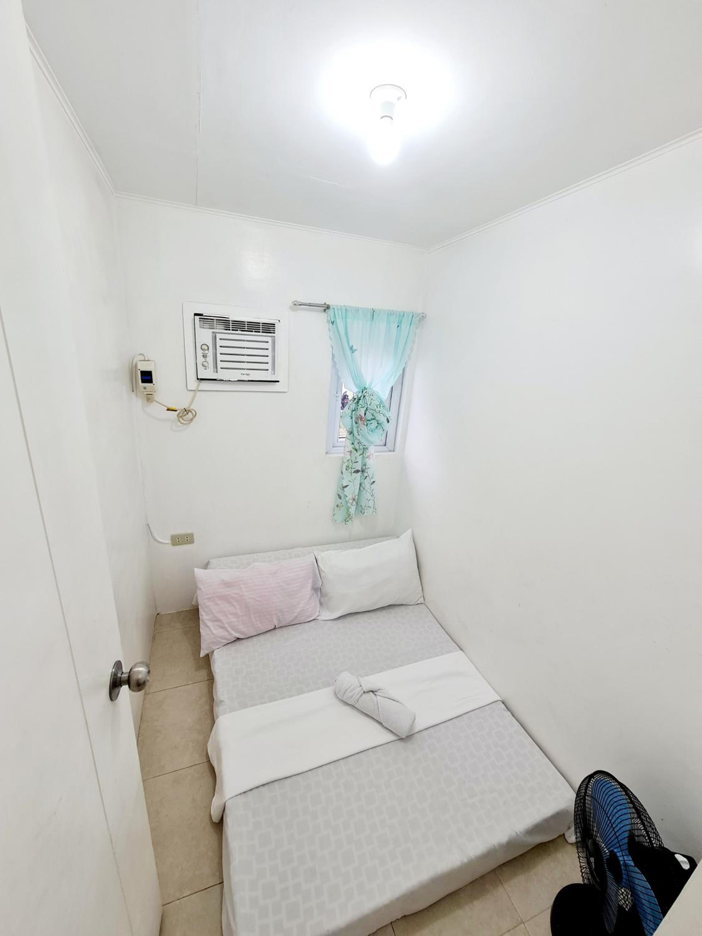 Two-Bedroom Apartment - Photo 33