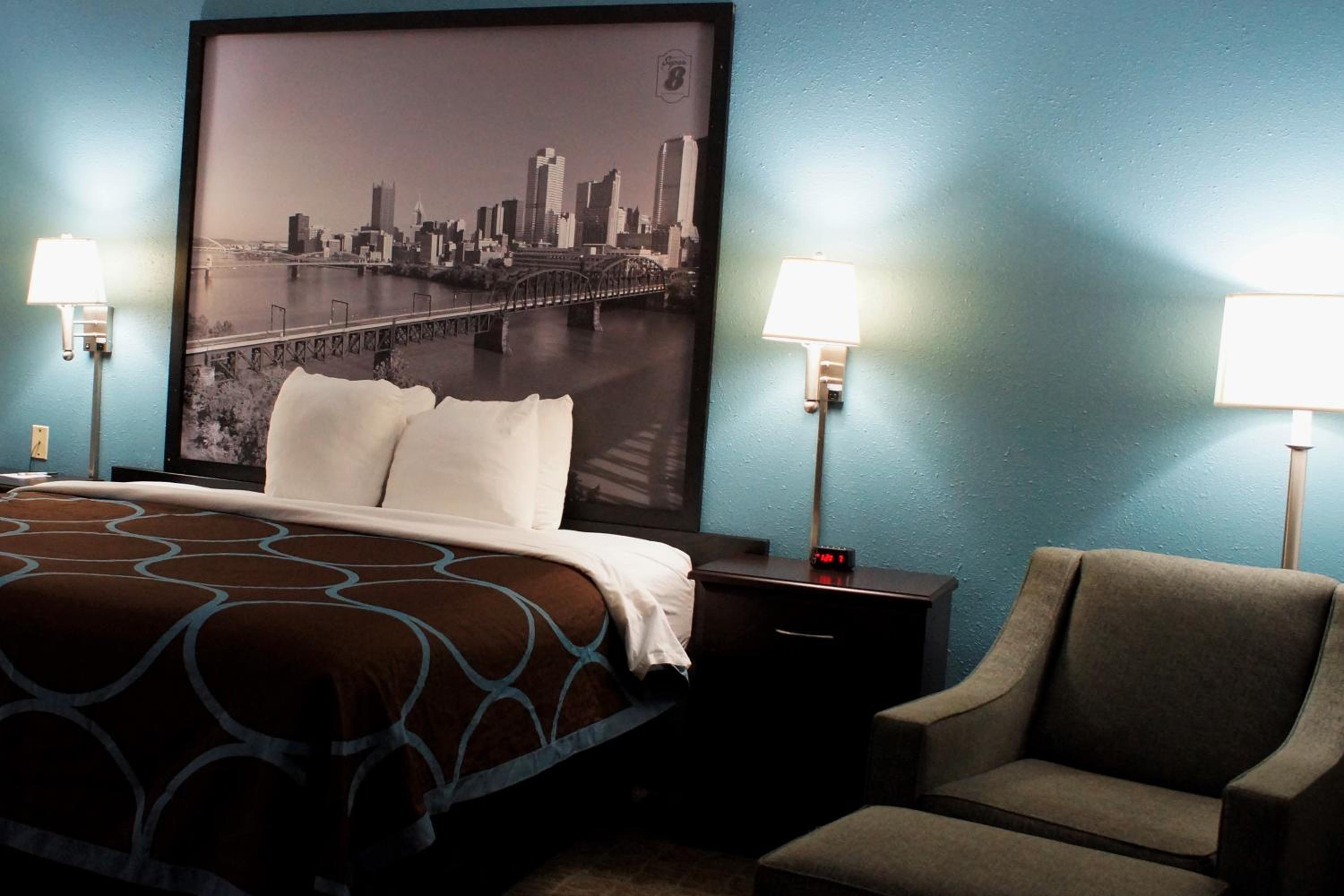 King Room - Non-Smoking - Photo 3