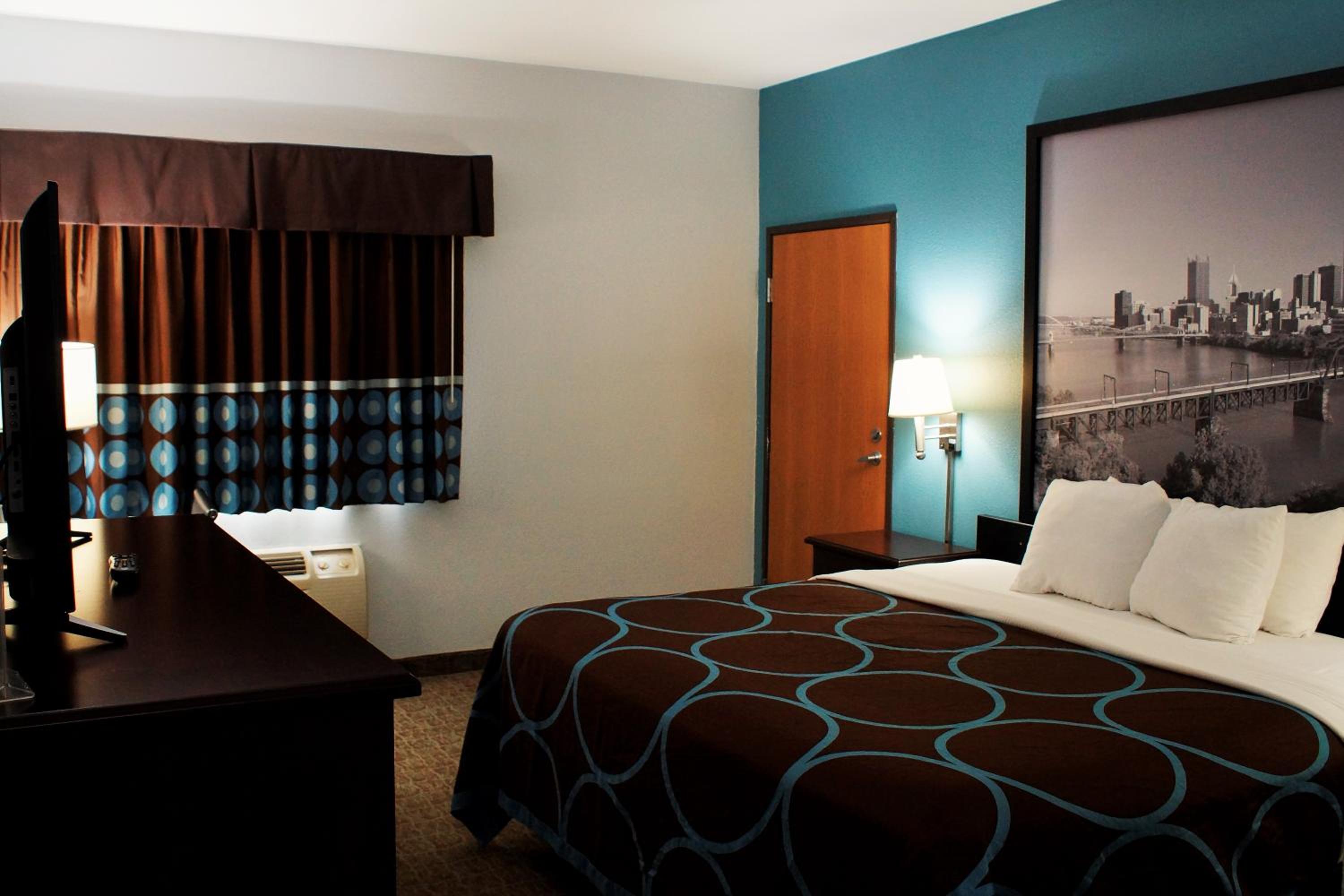 King Room - Non-Smoking - Photo 2