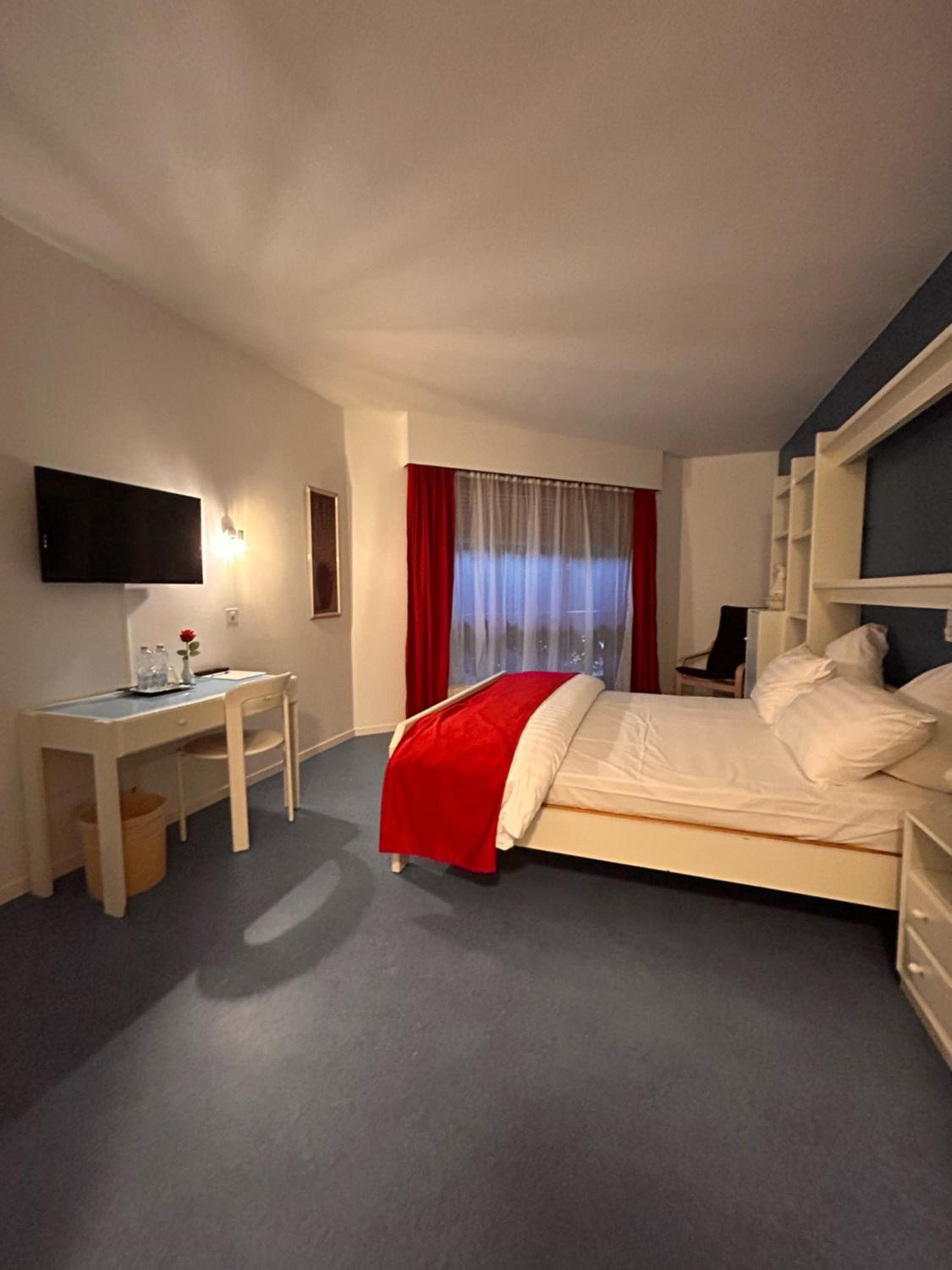 Queen Room - Photo 2