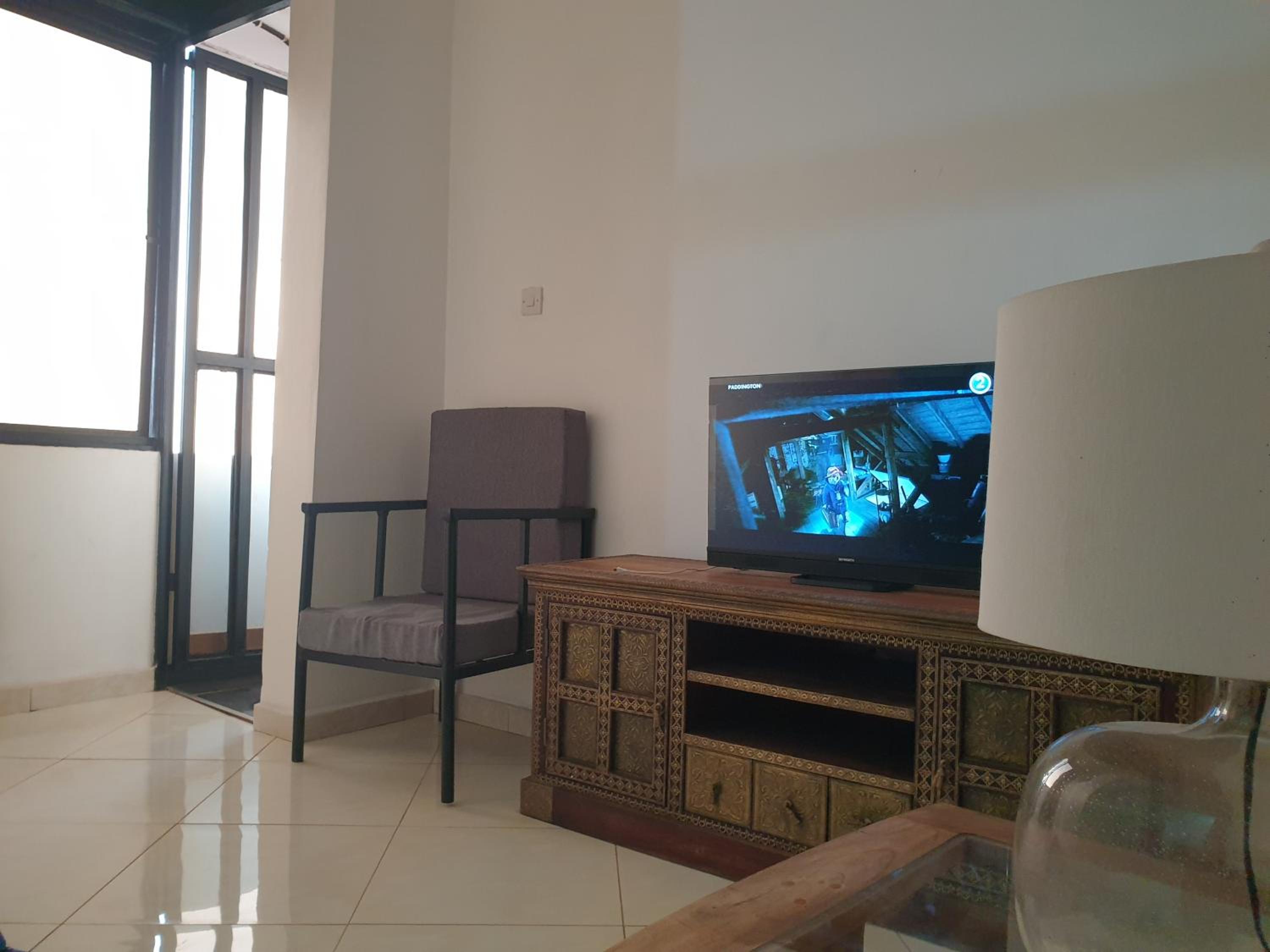 Suite - Photo 10