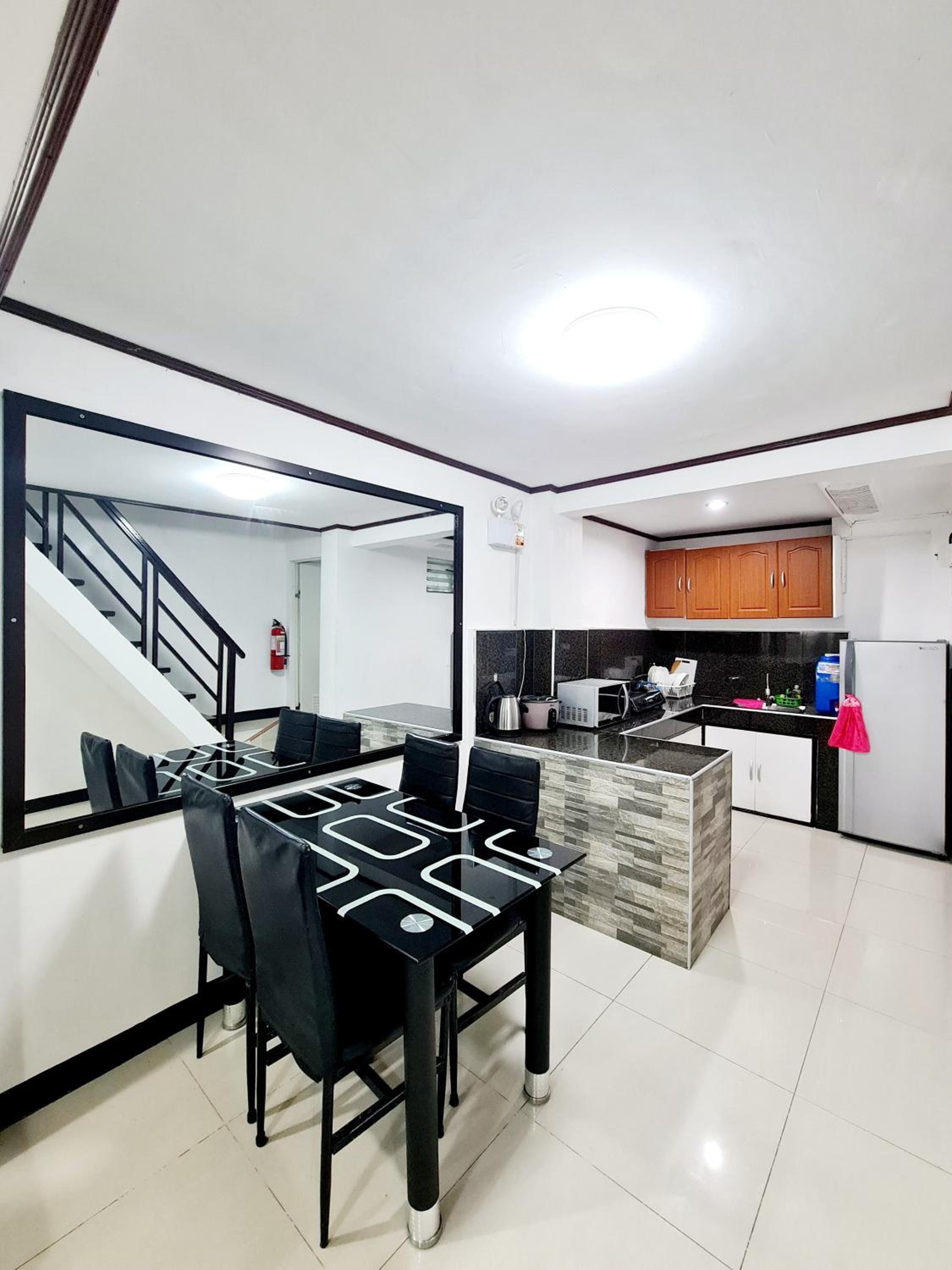 Two-Bedroom Apartment - Photo 17