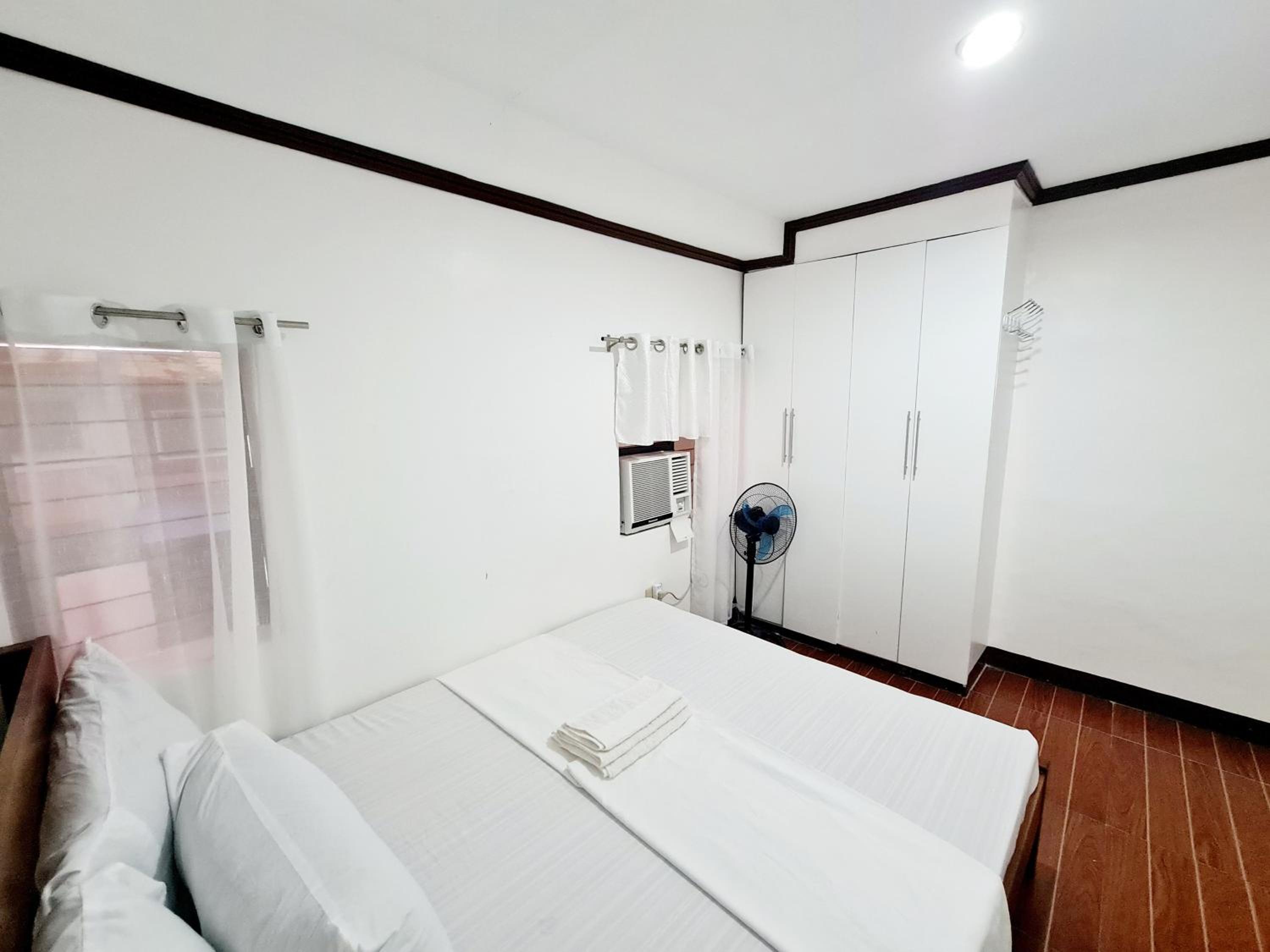 Two-Bedroom Apartment - Photo 31