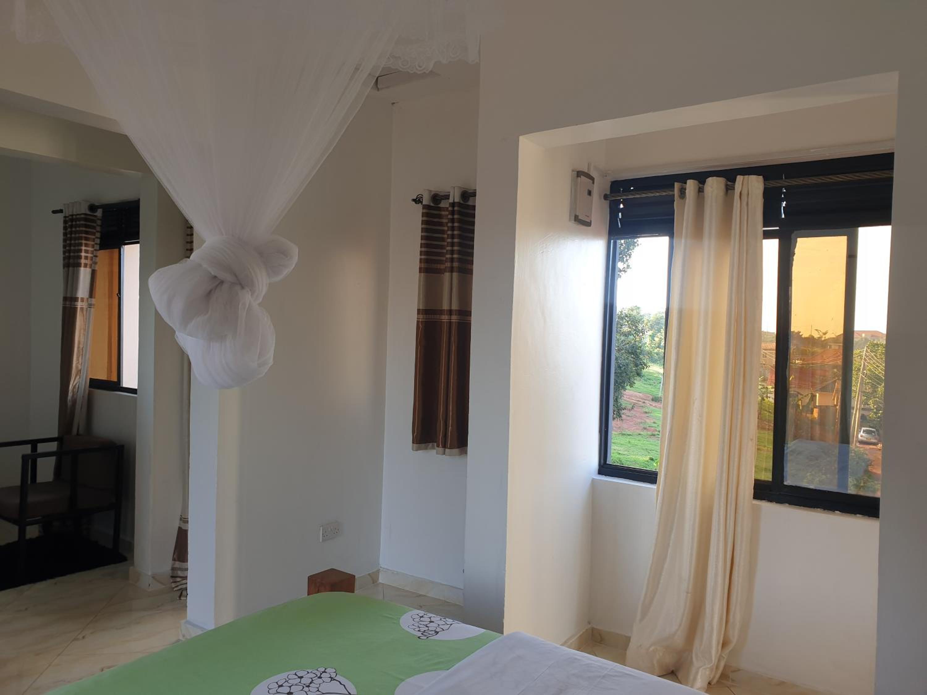 Suite - Photo 8
