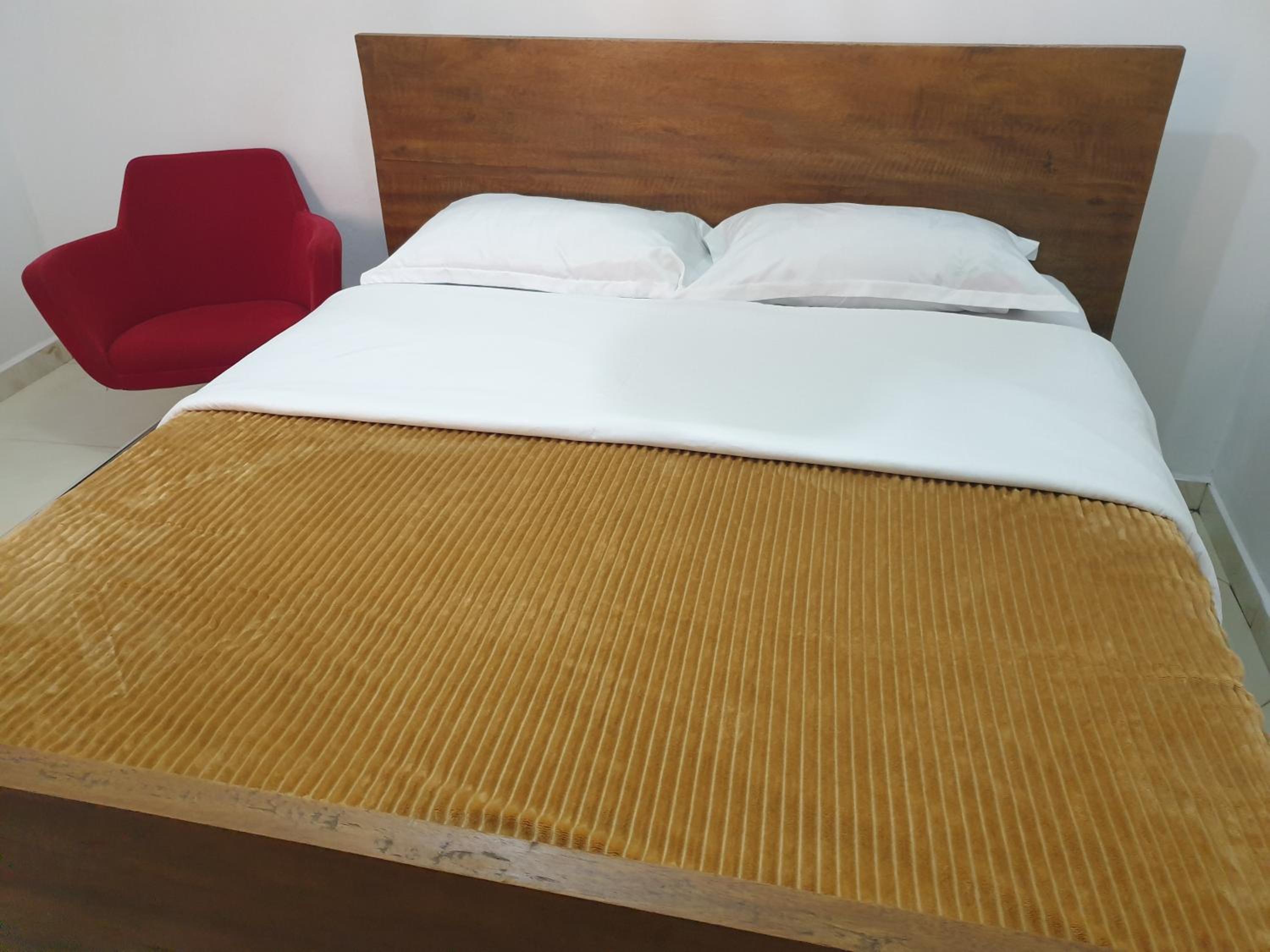 Suite - Photo 12