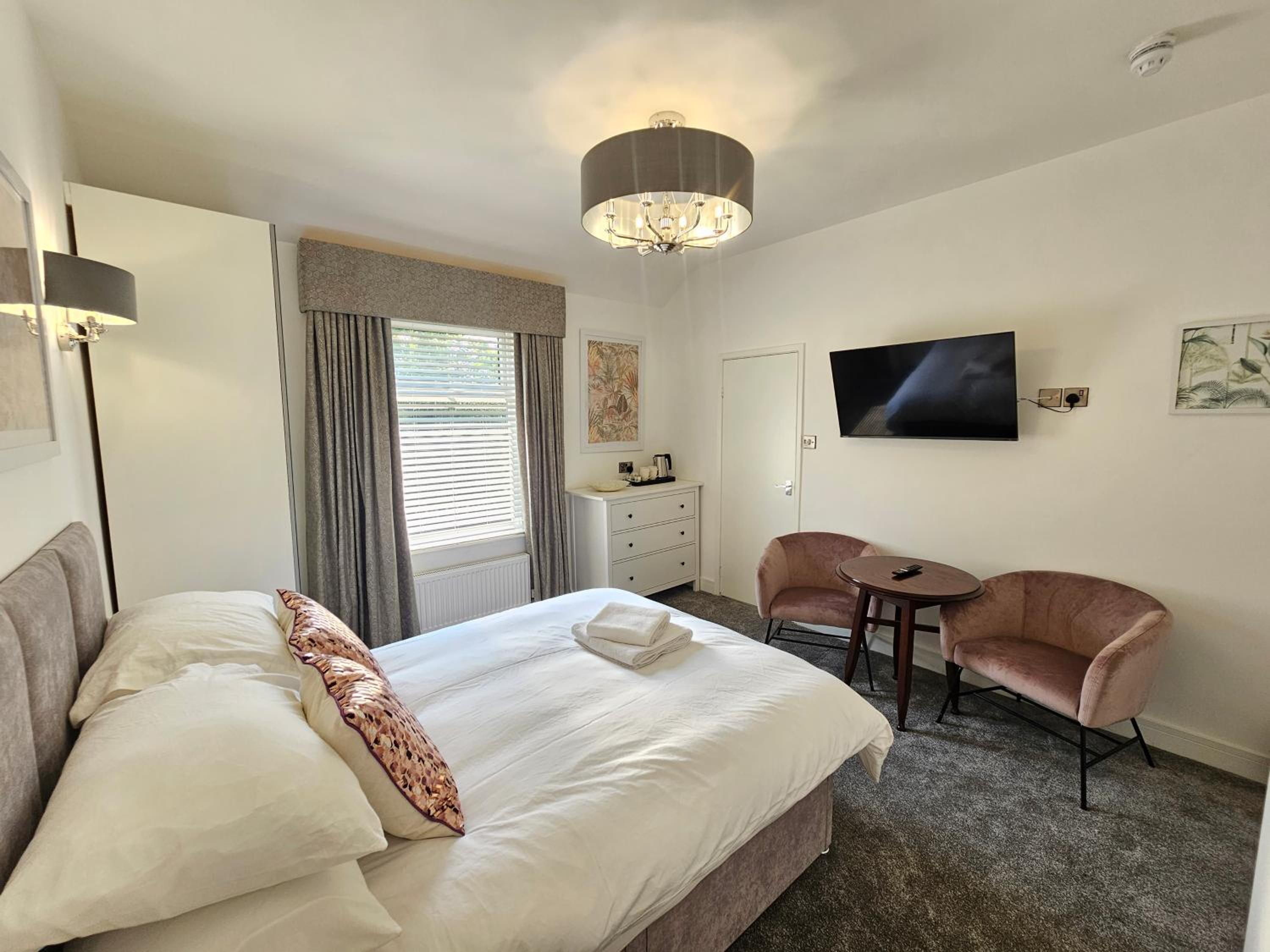 Deluxe Double Room with Bath photo 3
