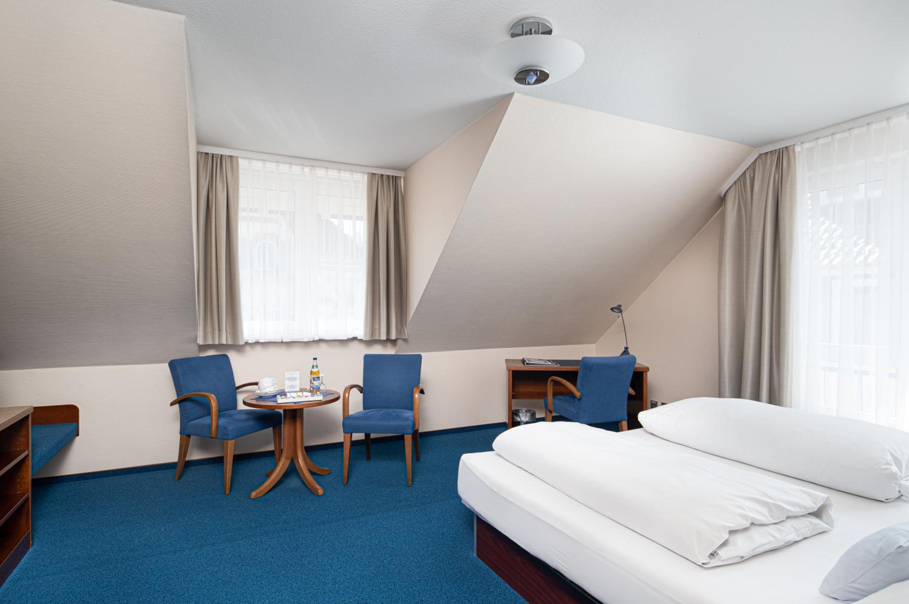 Suite - Photo 7