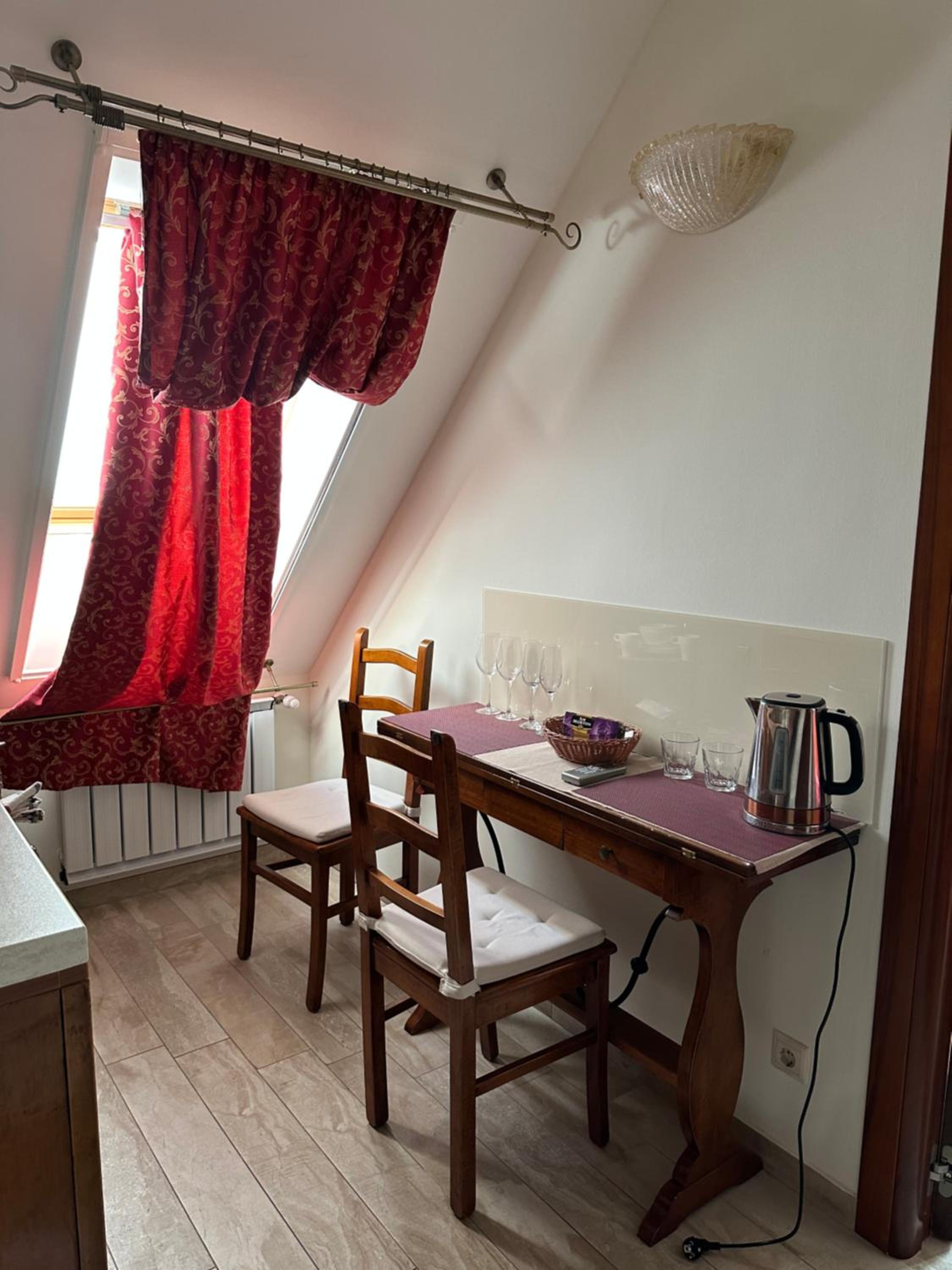 Mansard Apartment photo 3