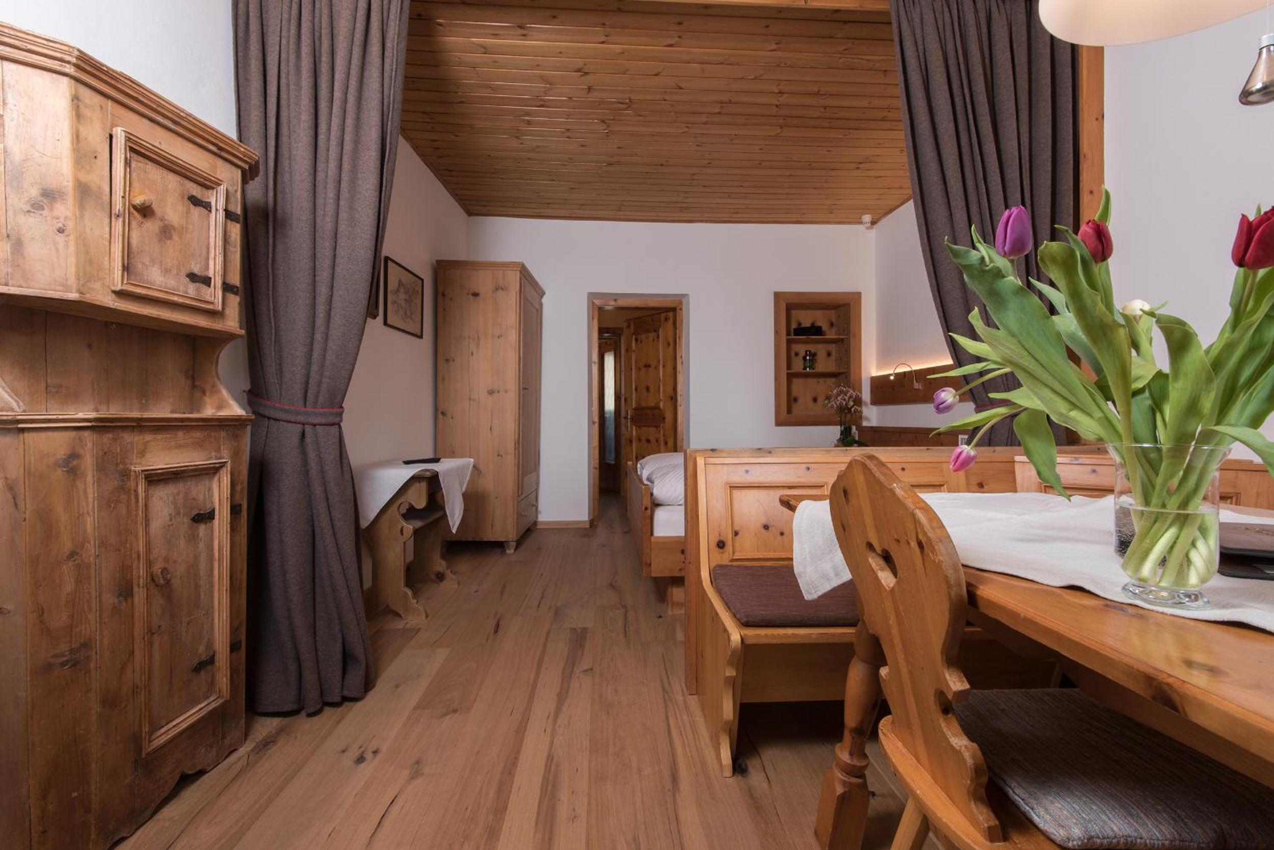 Junior Suite with Balcony photo 1