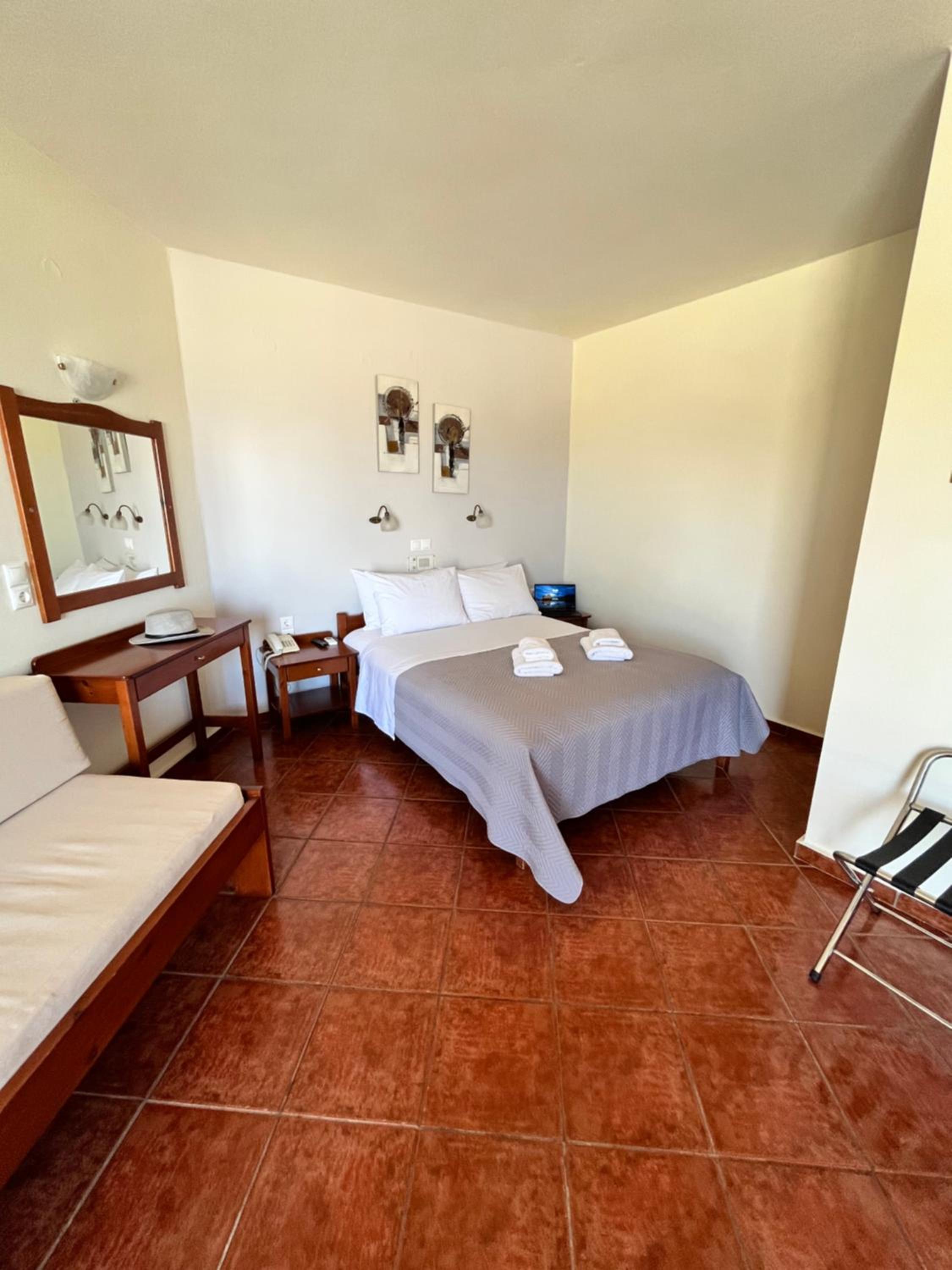 Triple Room with Garden View photo 2
