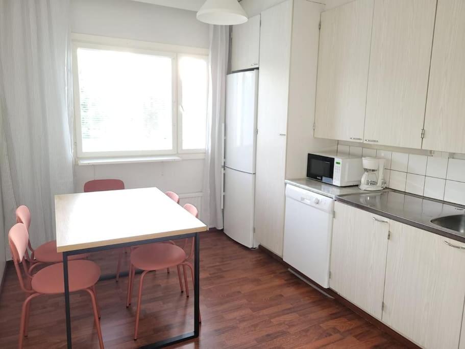 Three-Bedroom Apartment photo 2