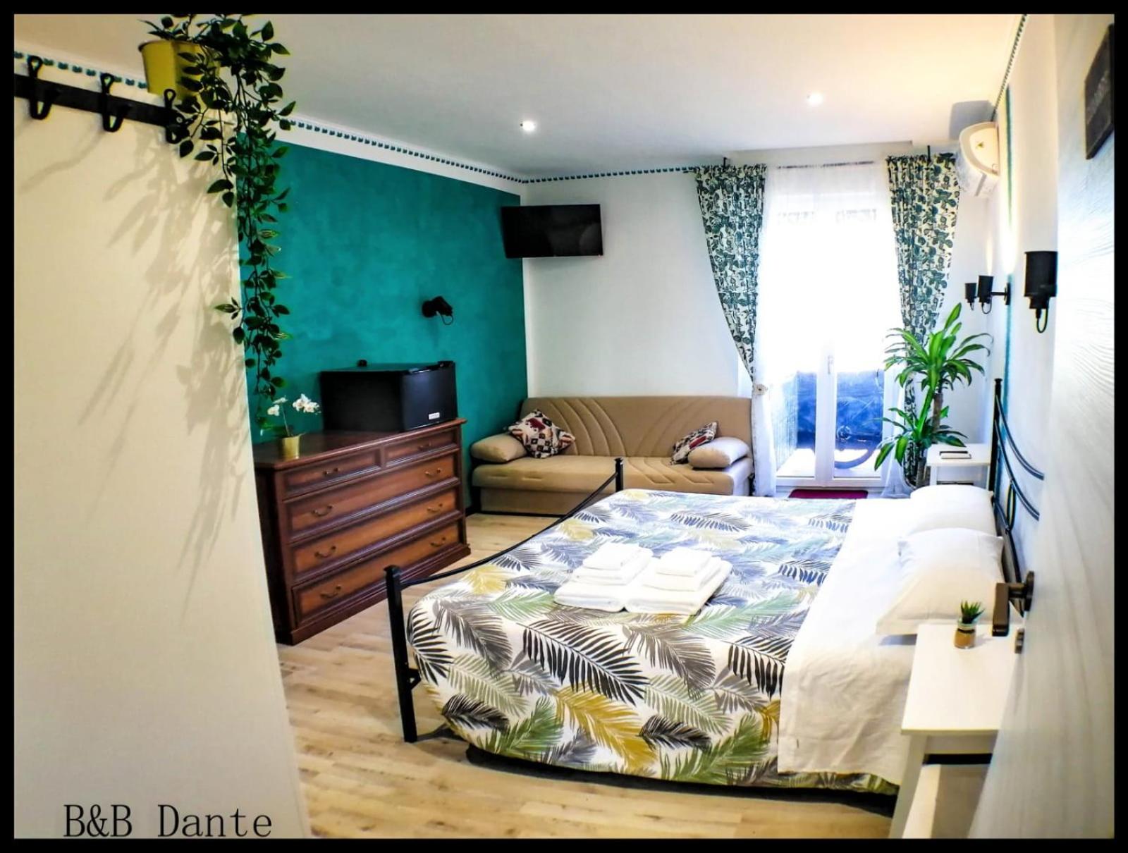 Double Room With Private External Bathroom