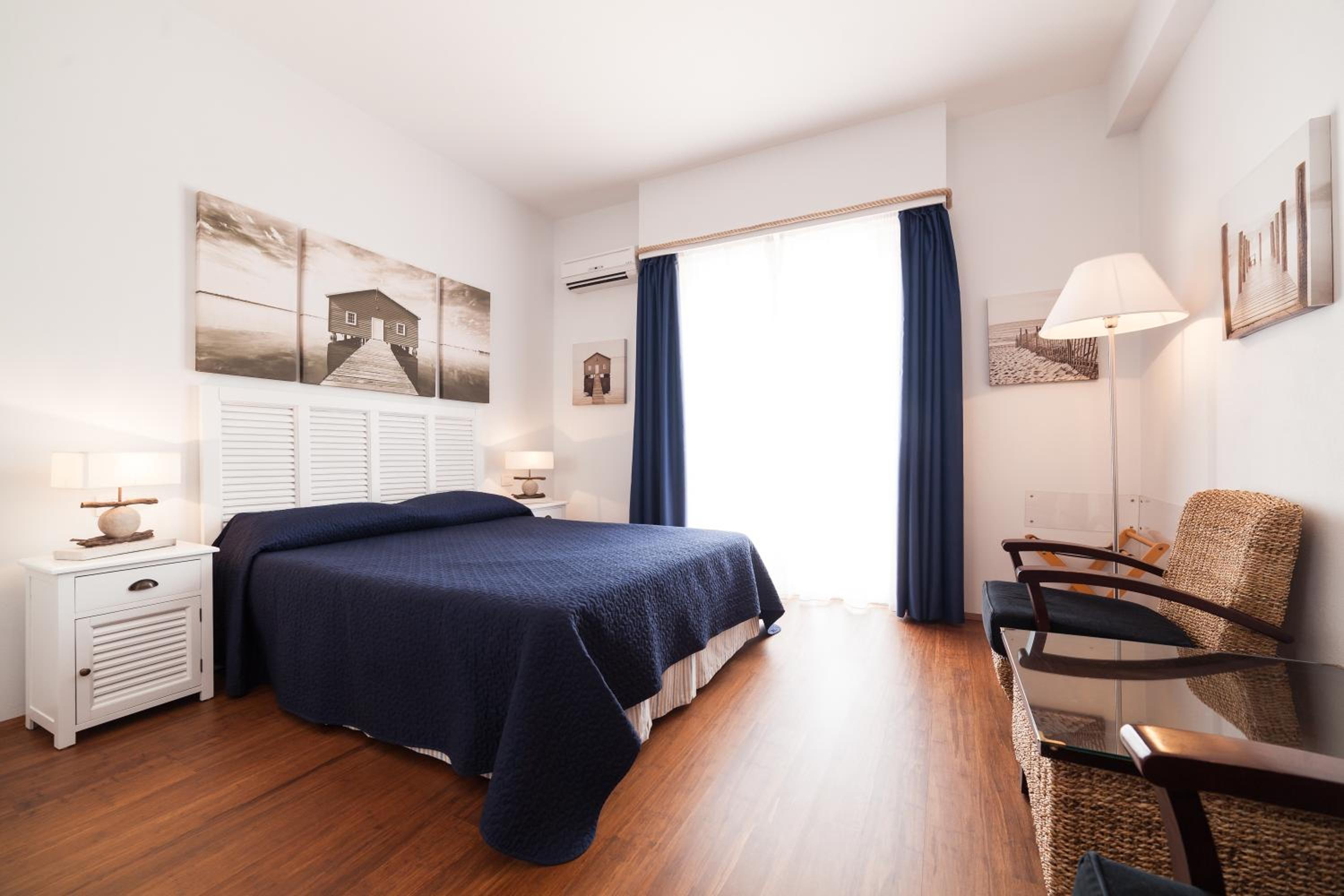 Double Room with Sea View - Photo 7