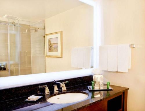 King Room - Non-Smoking photo 3