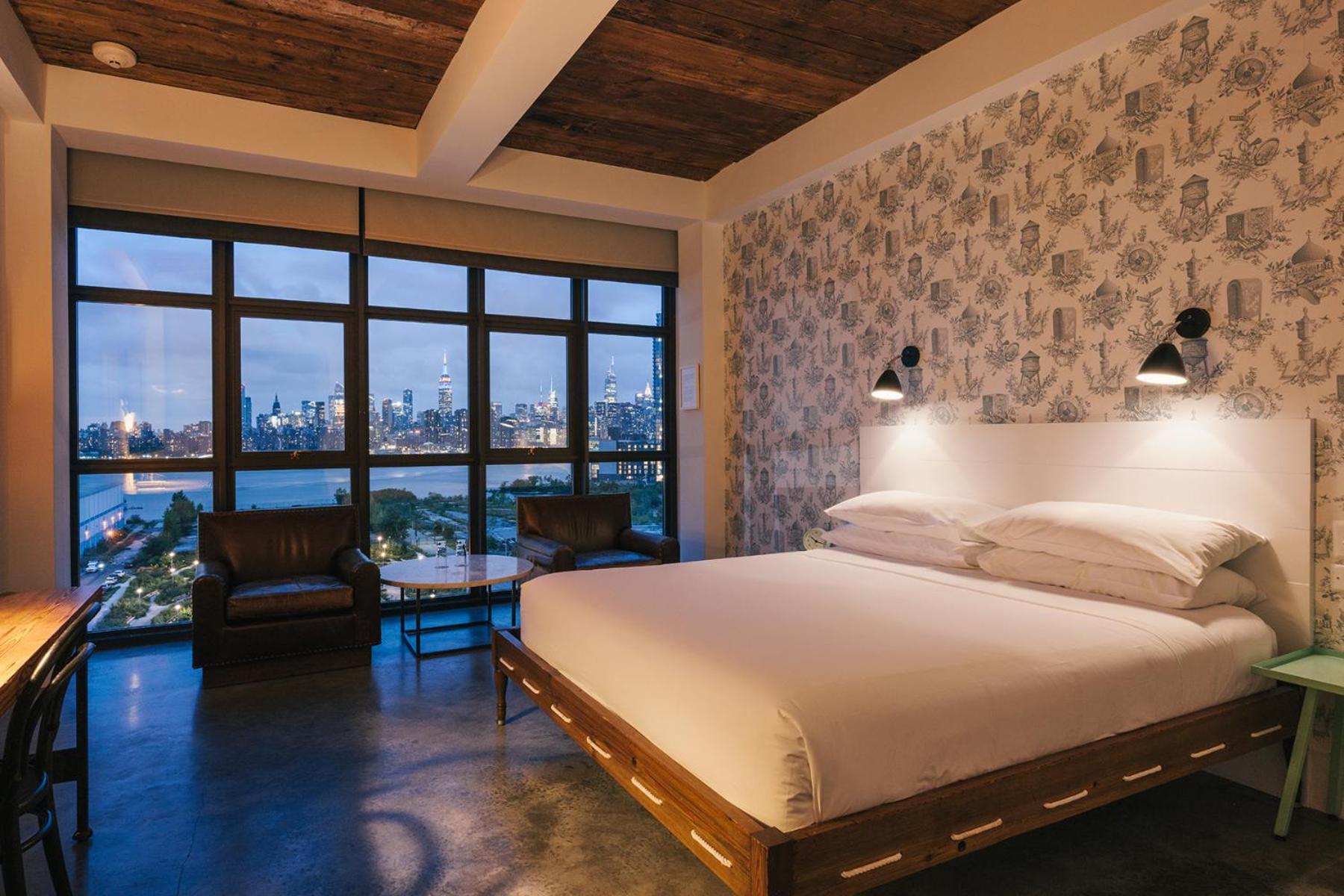 Manhattan View King Room - Photo 1