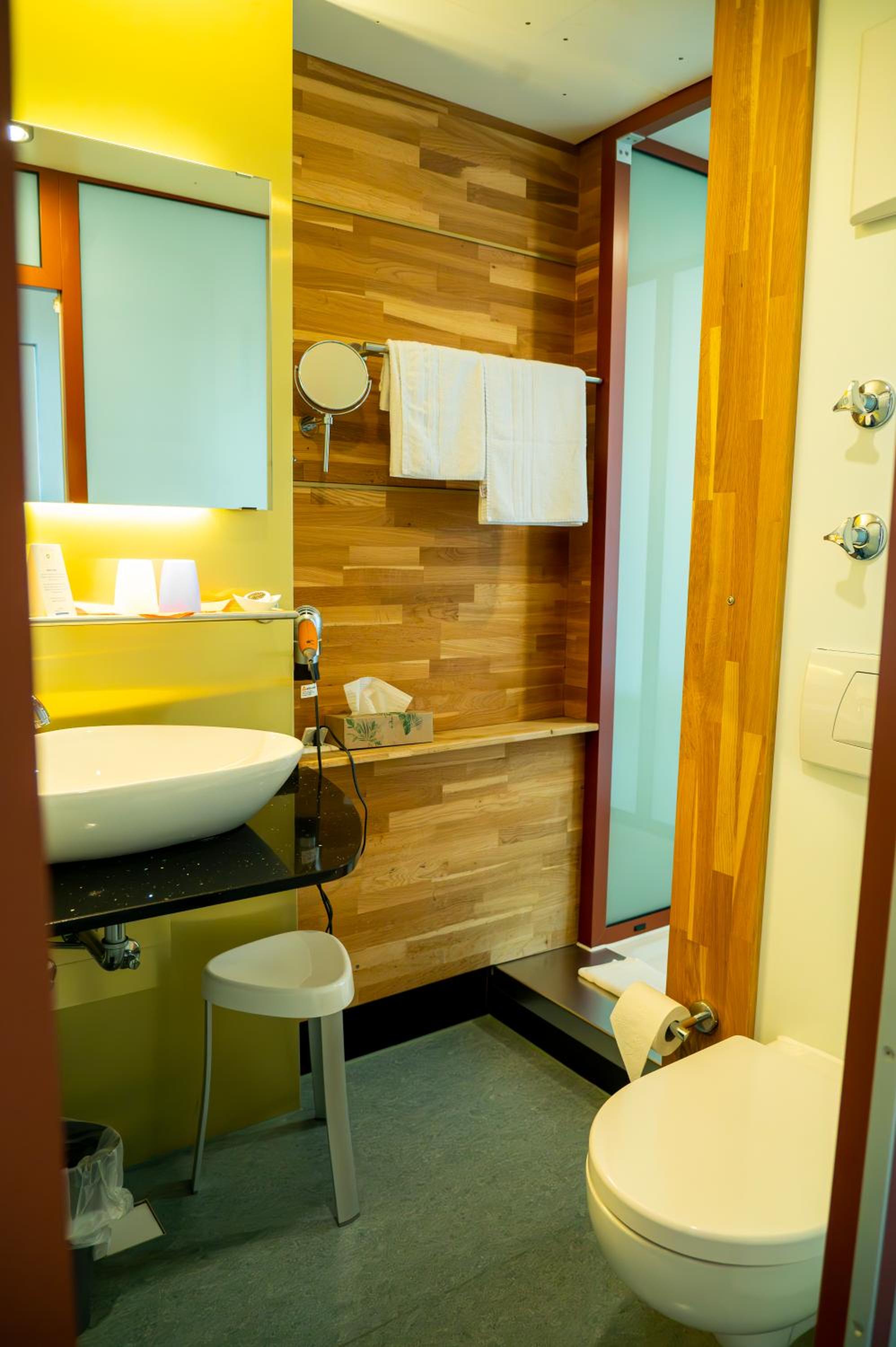 Deluxe Double Room with Balcony photo 3