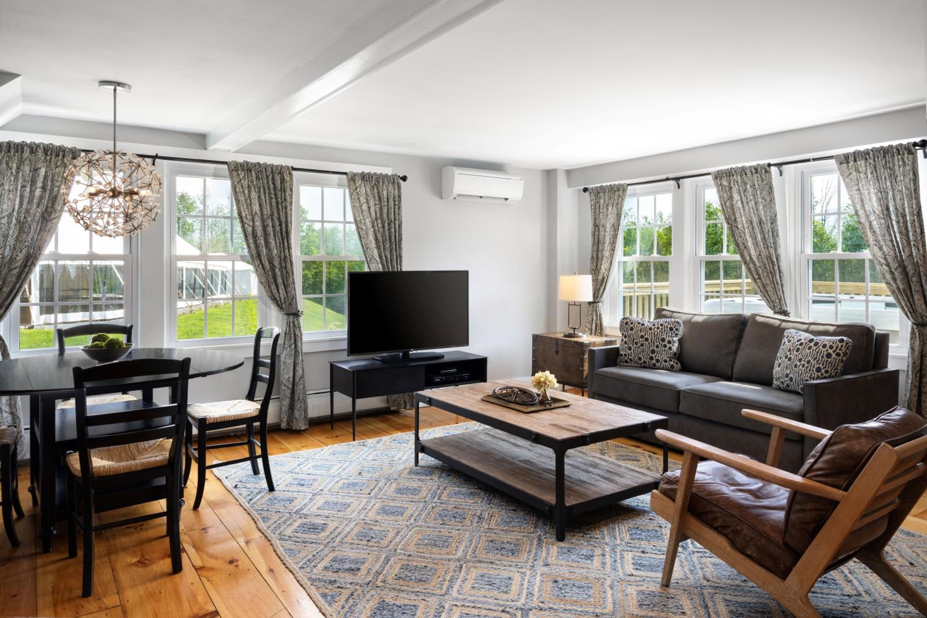 Meadow house photo 3