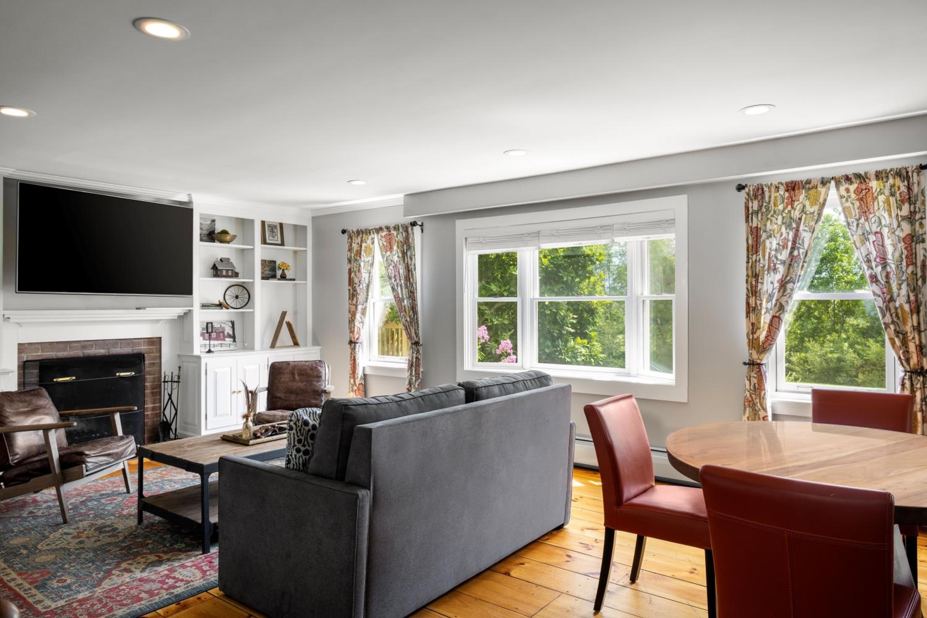 Meadow house photo 1