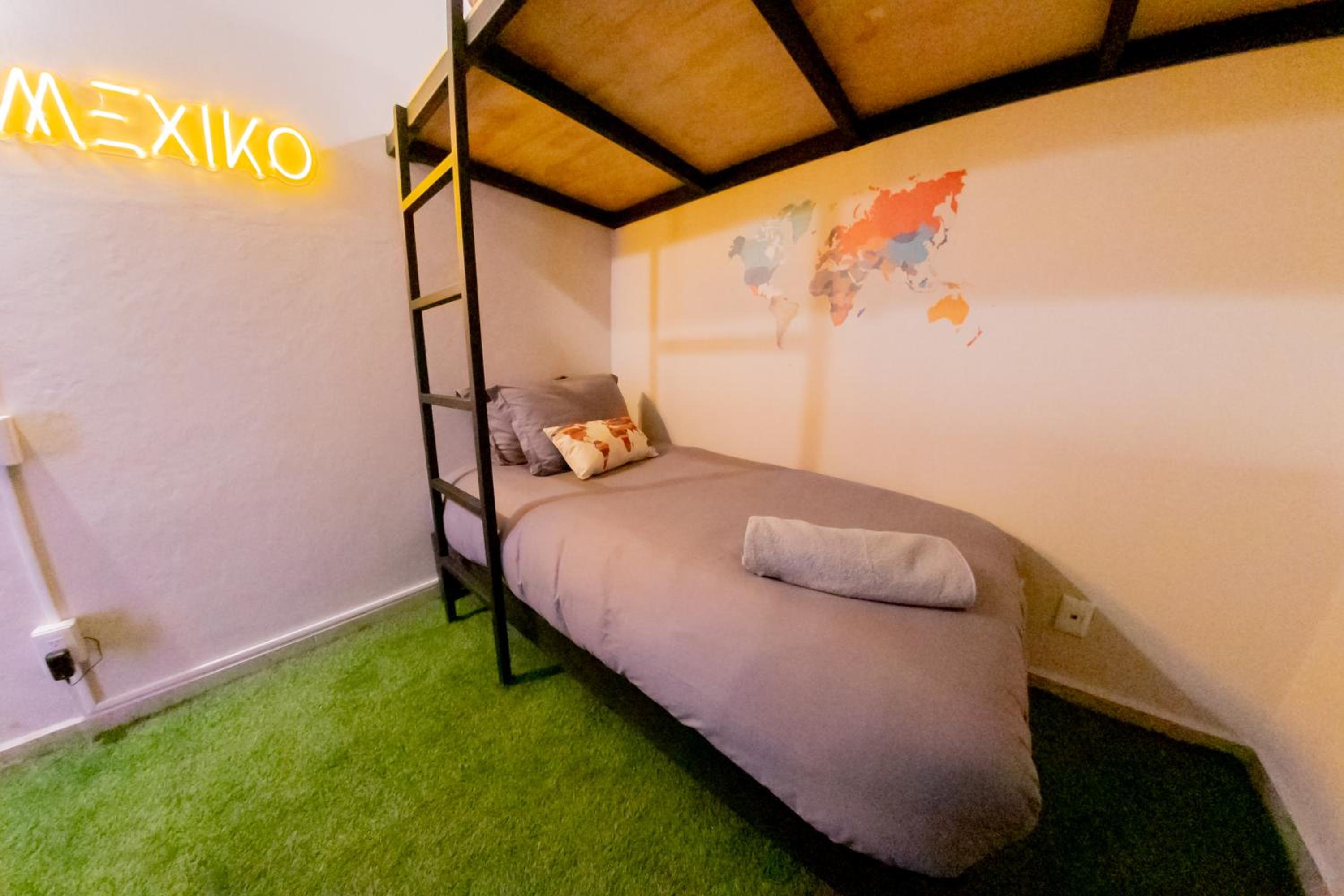 Deluxe Quadruple Room - Photo 3