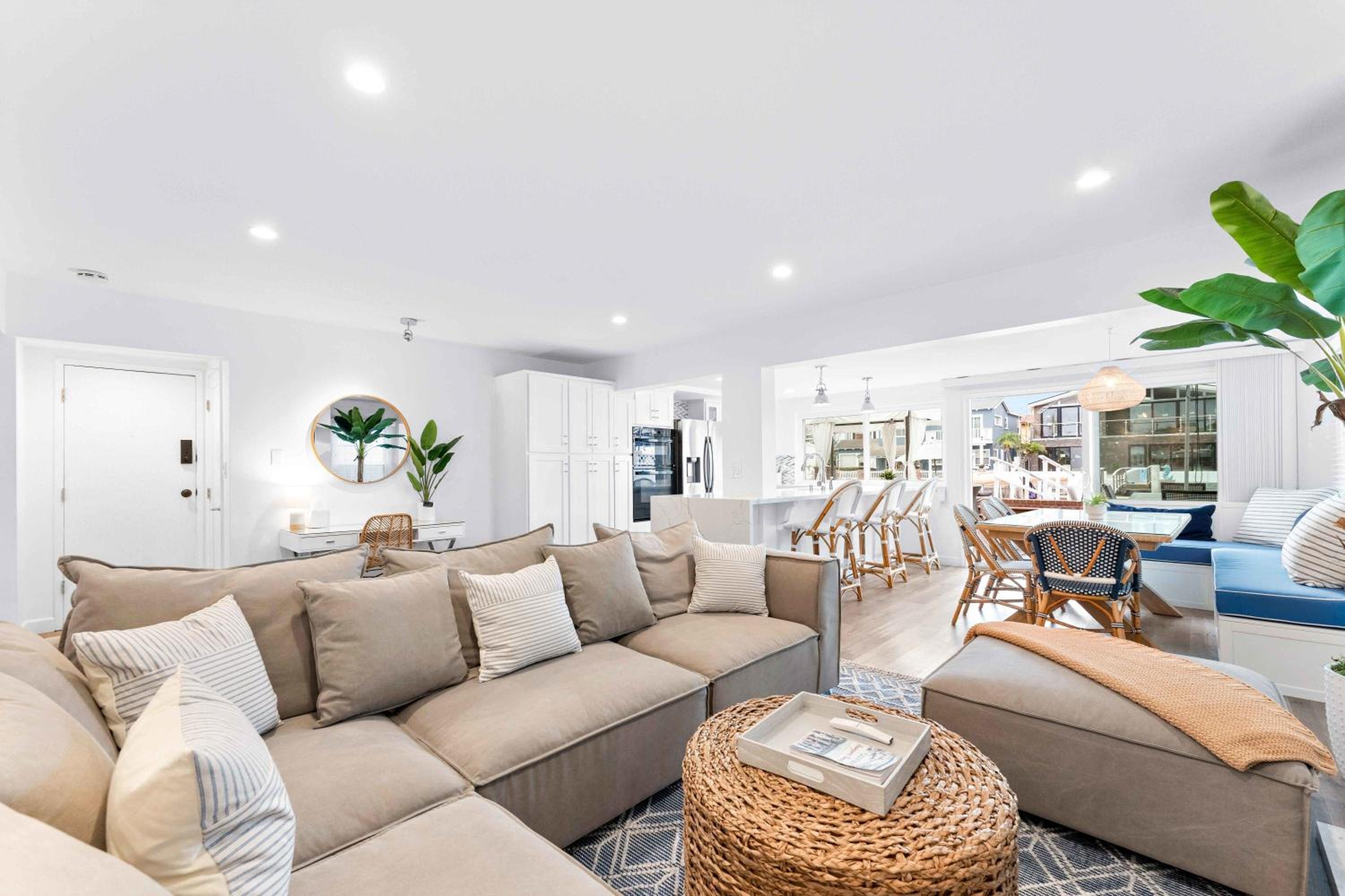 Family Room photo 1