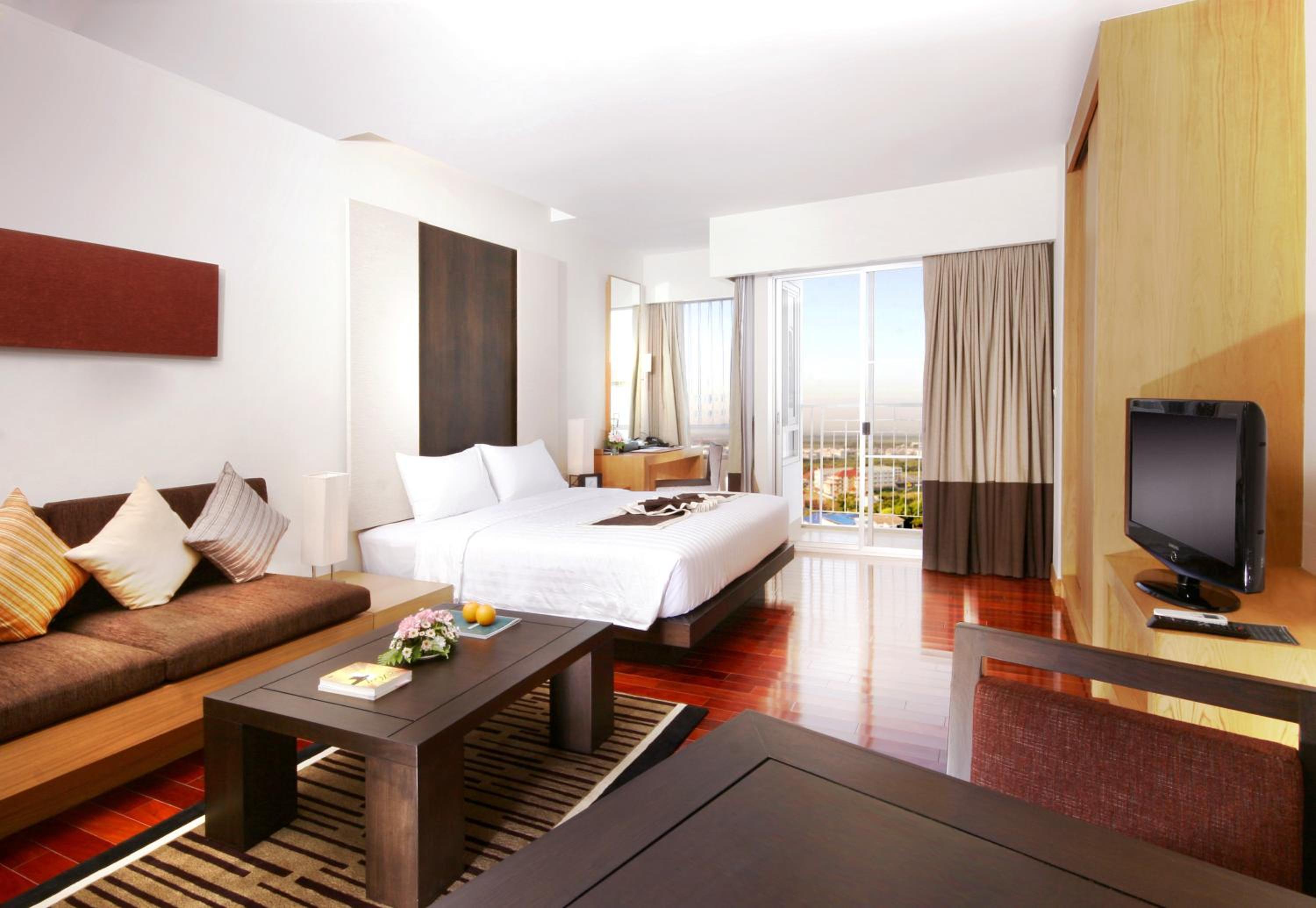 Studio Suite - Photo 10