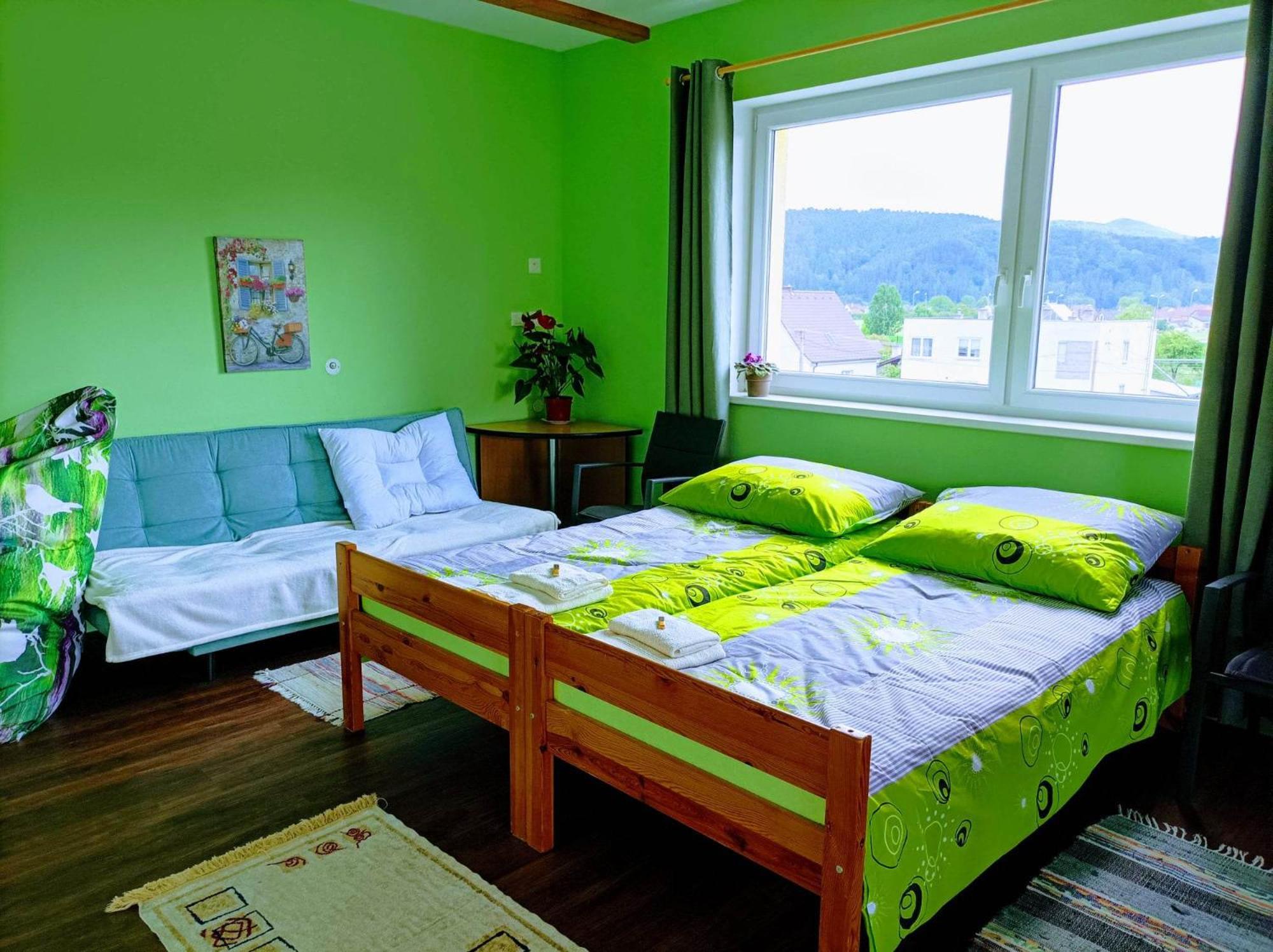 One-Bedroom Apartment photo 1