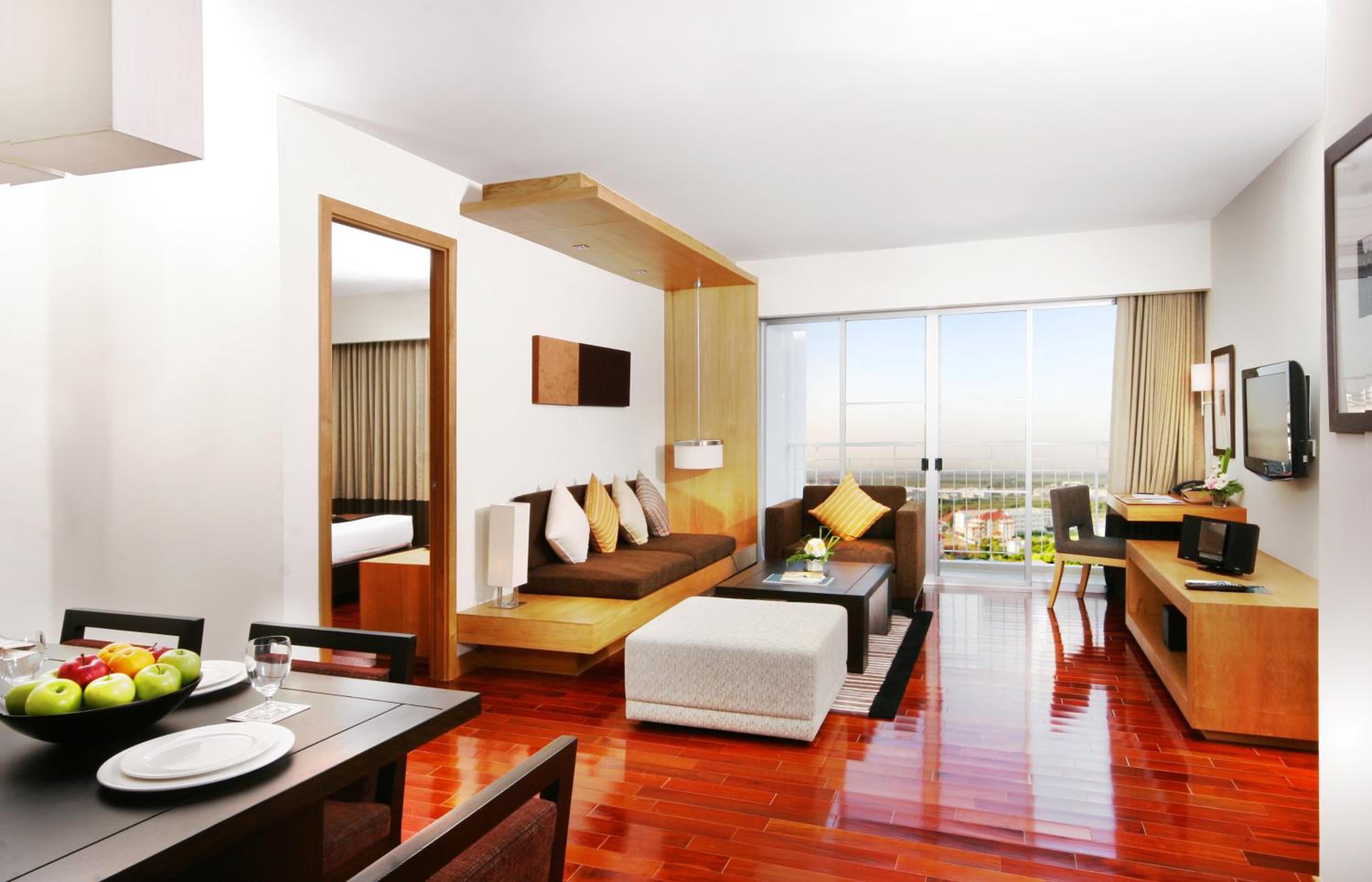 One-Bedroom Suite - Photo 5