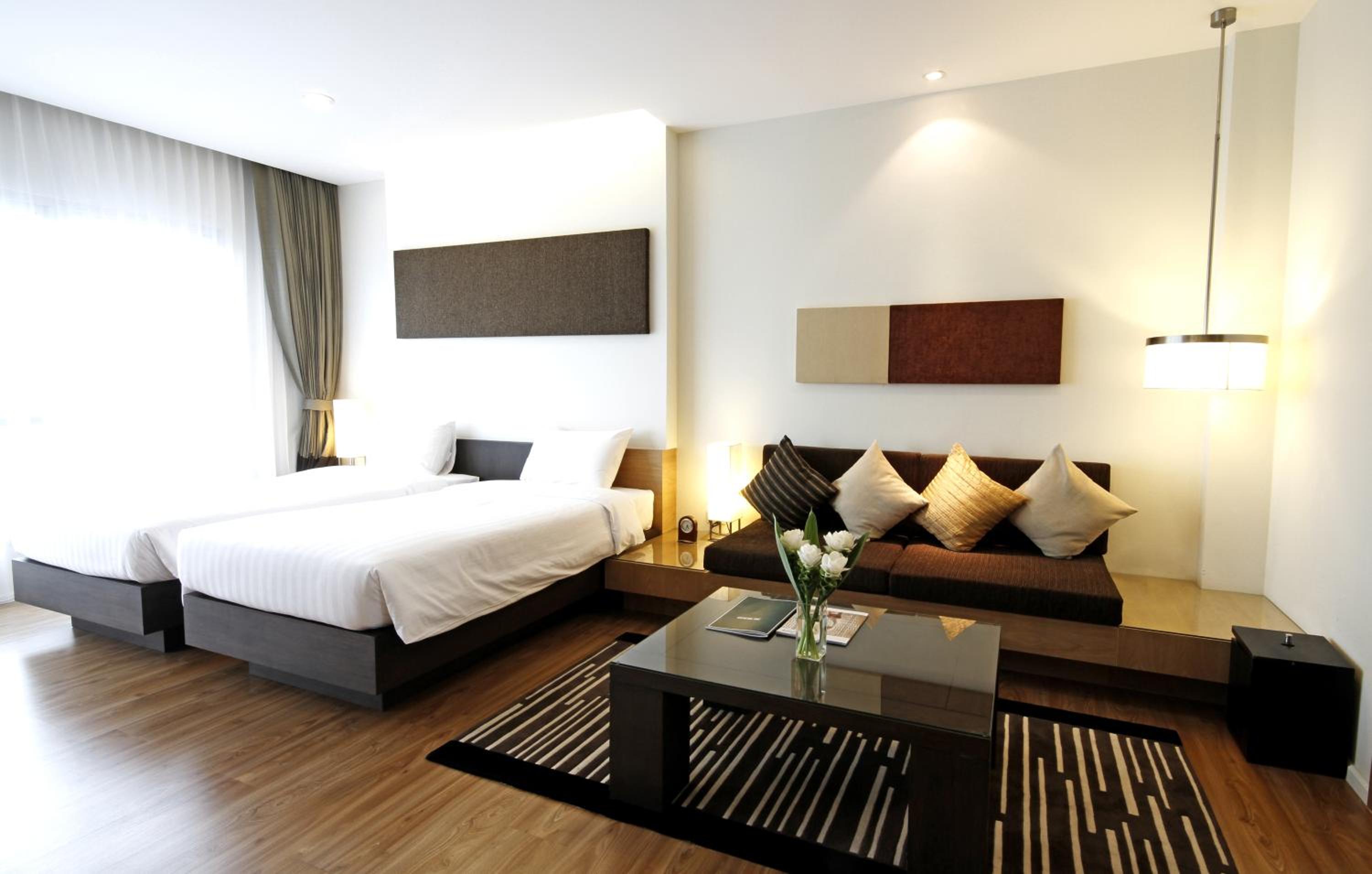 Studio Suite - Photo 8