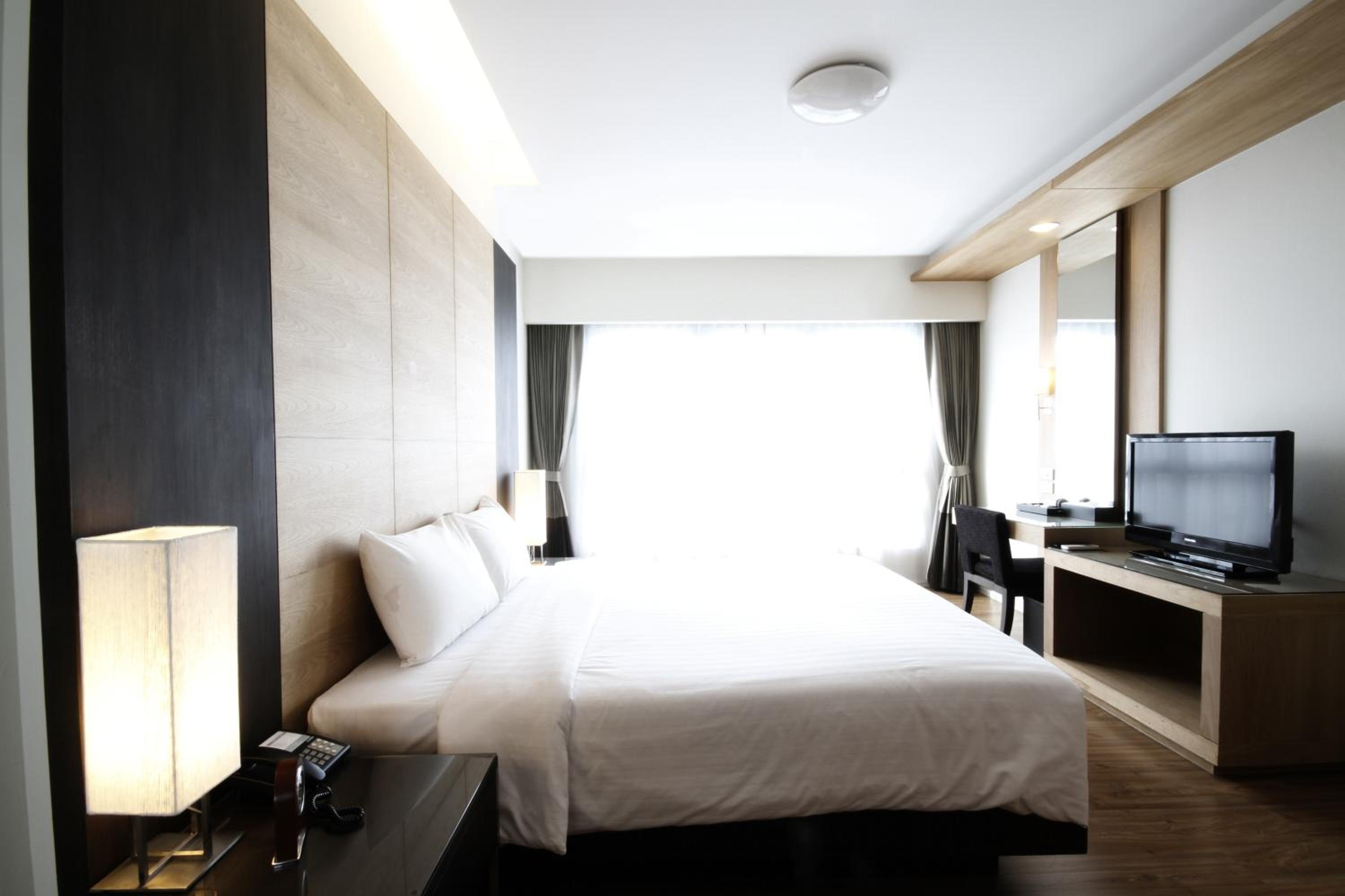 Studio Suite - Photo 6