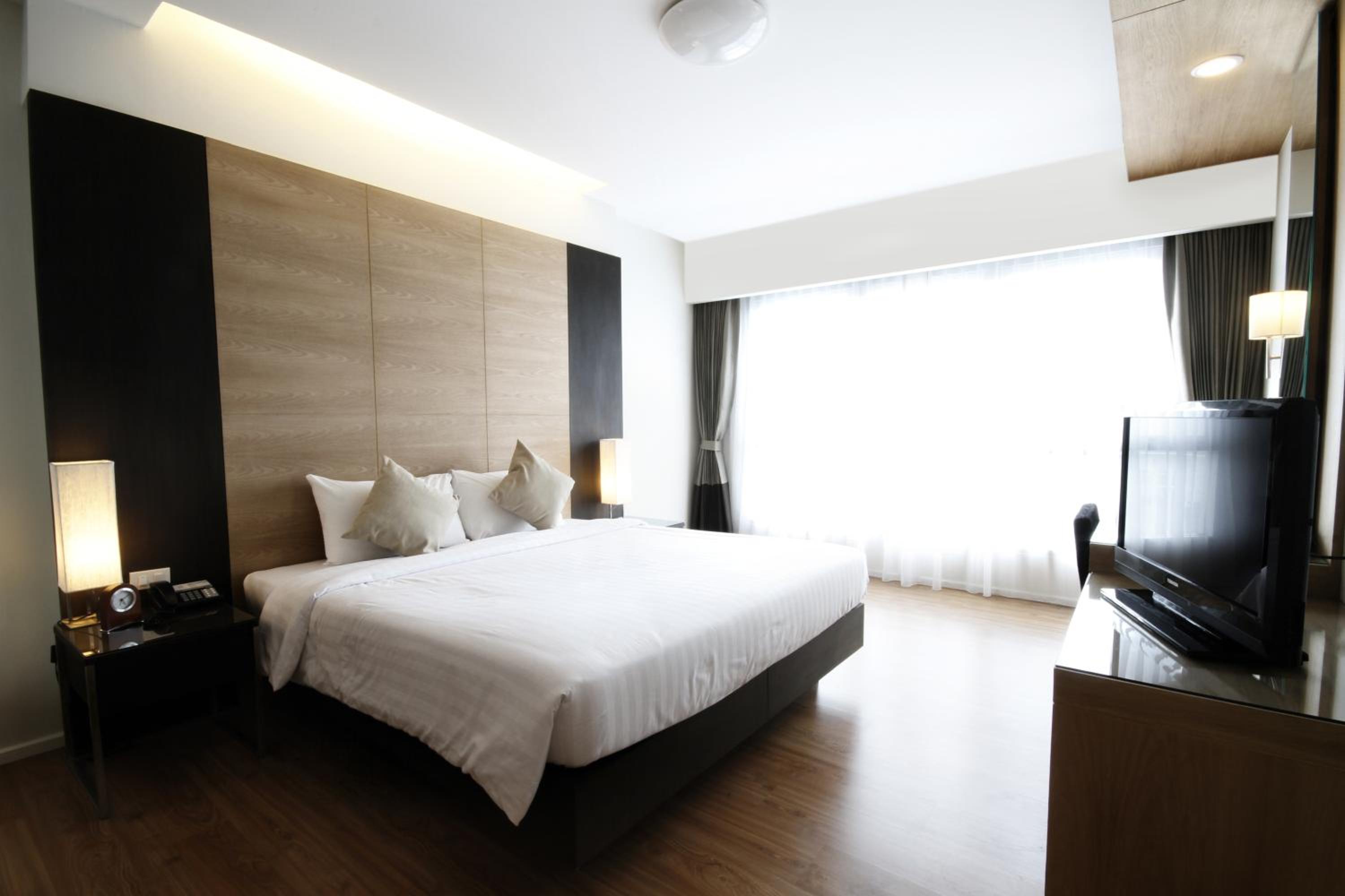 Studio Suite - Photo 9