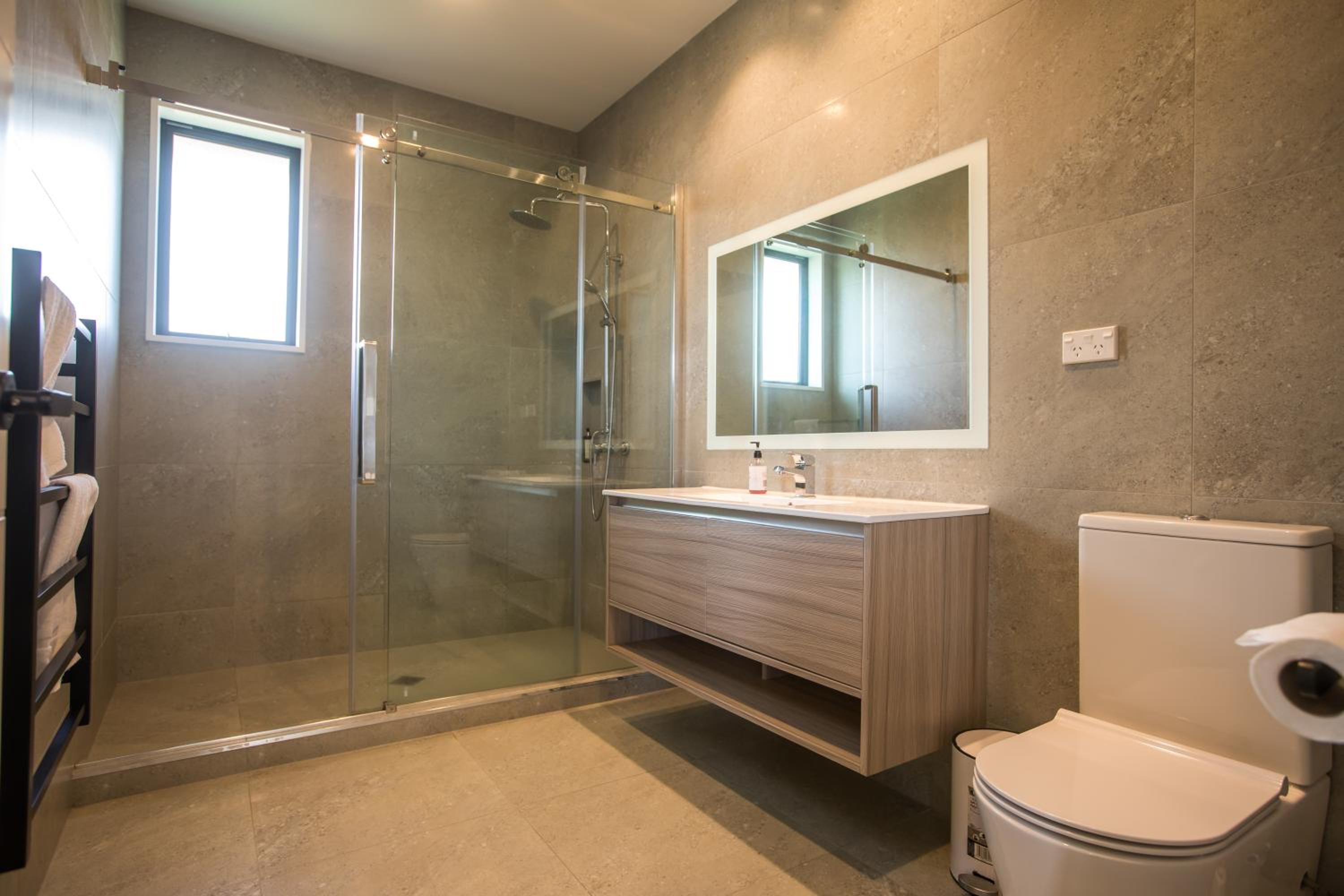 Two-Bedroom Suite - Photo 3