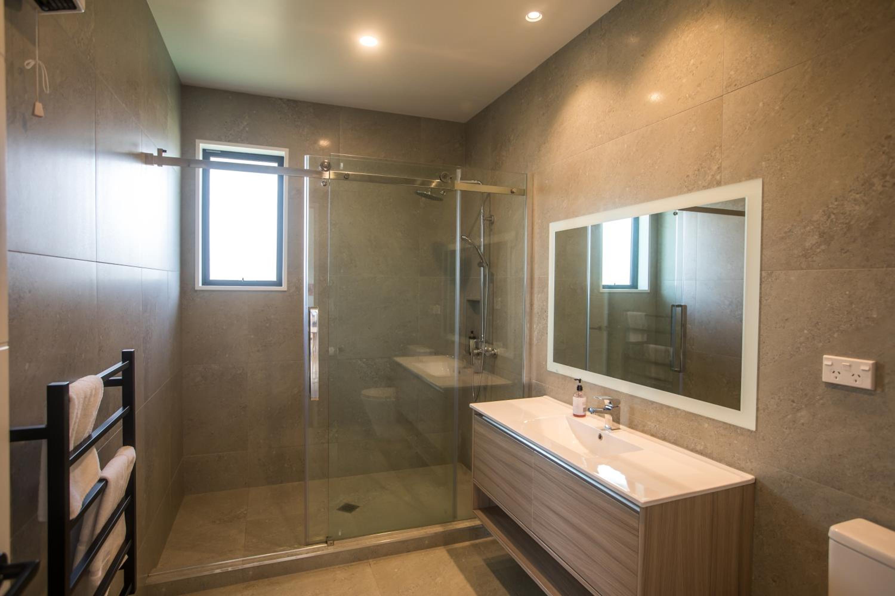 Two-Bedroom Suite - Photo 4