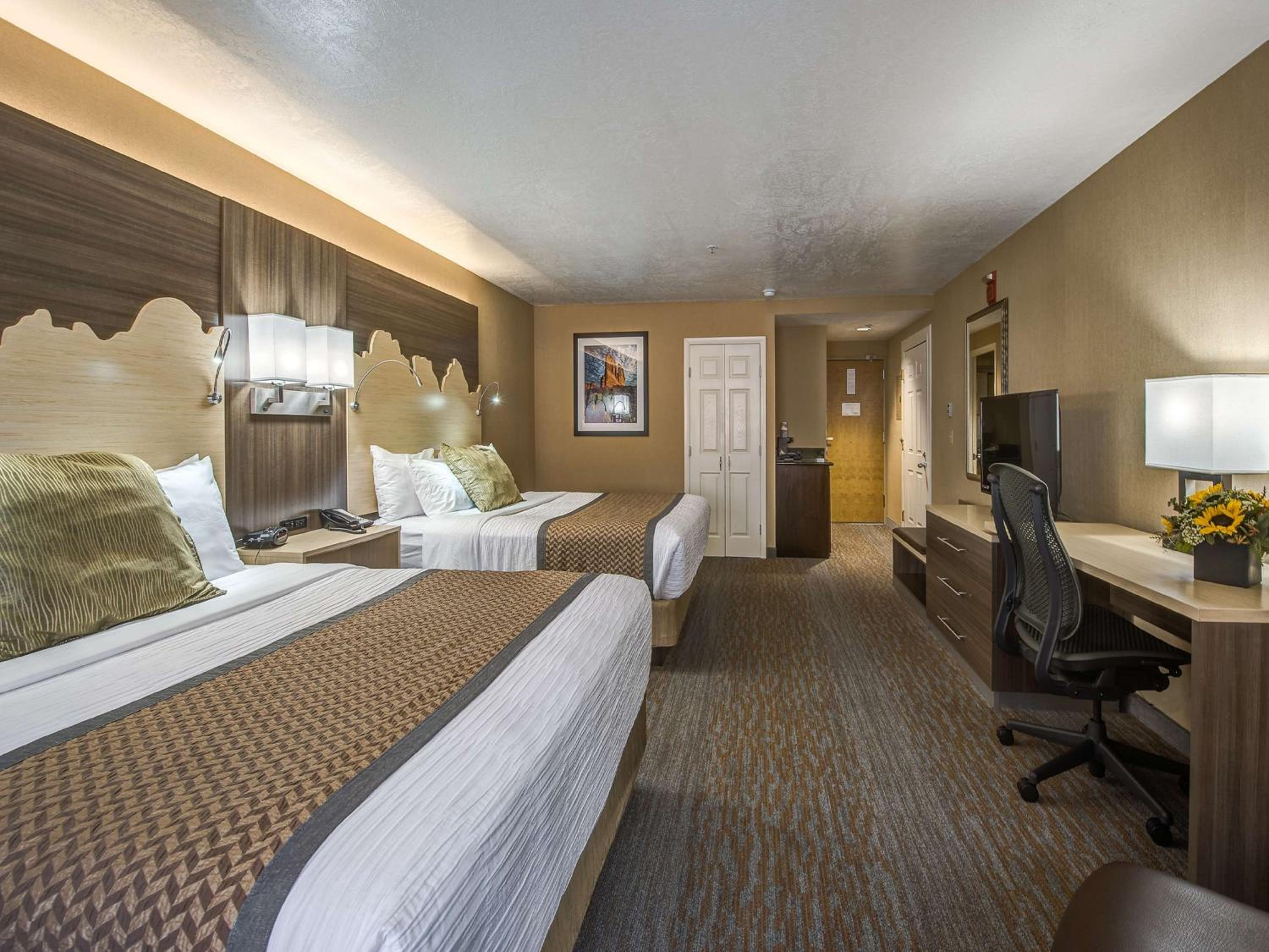Queen Room with Two Queen Beds and Roll-In Shower - Disability Access/Non-Smoking