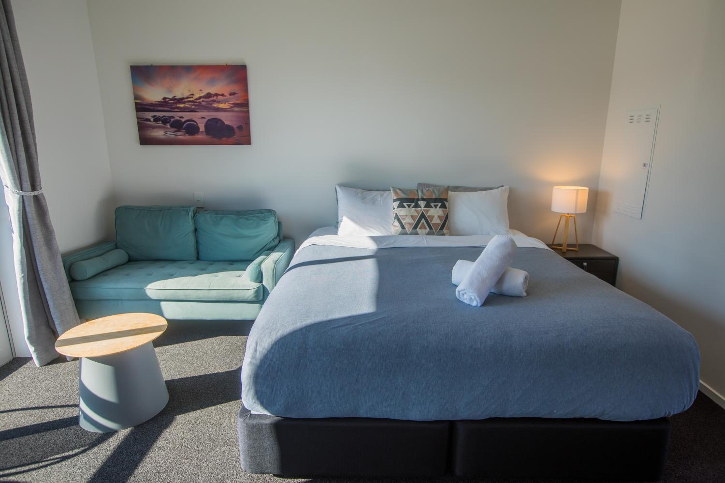 One-Bedroom King Studio (Disability Access) - Photo 3