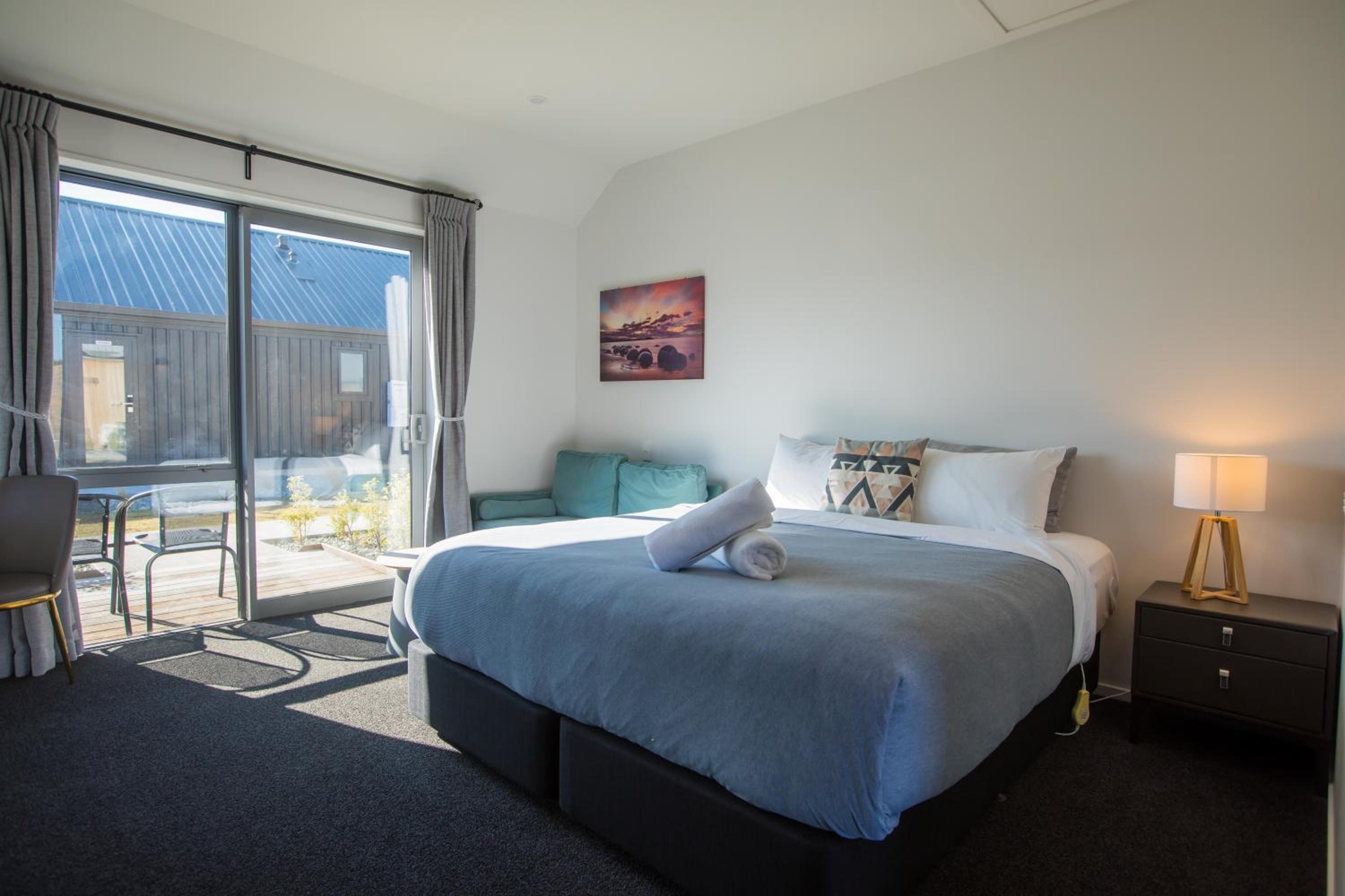 One-Bedroom King Studio (Disability Access) - Photo 2
