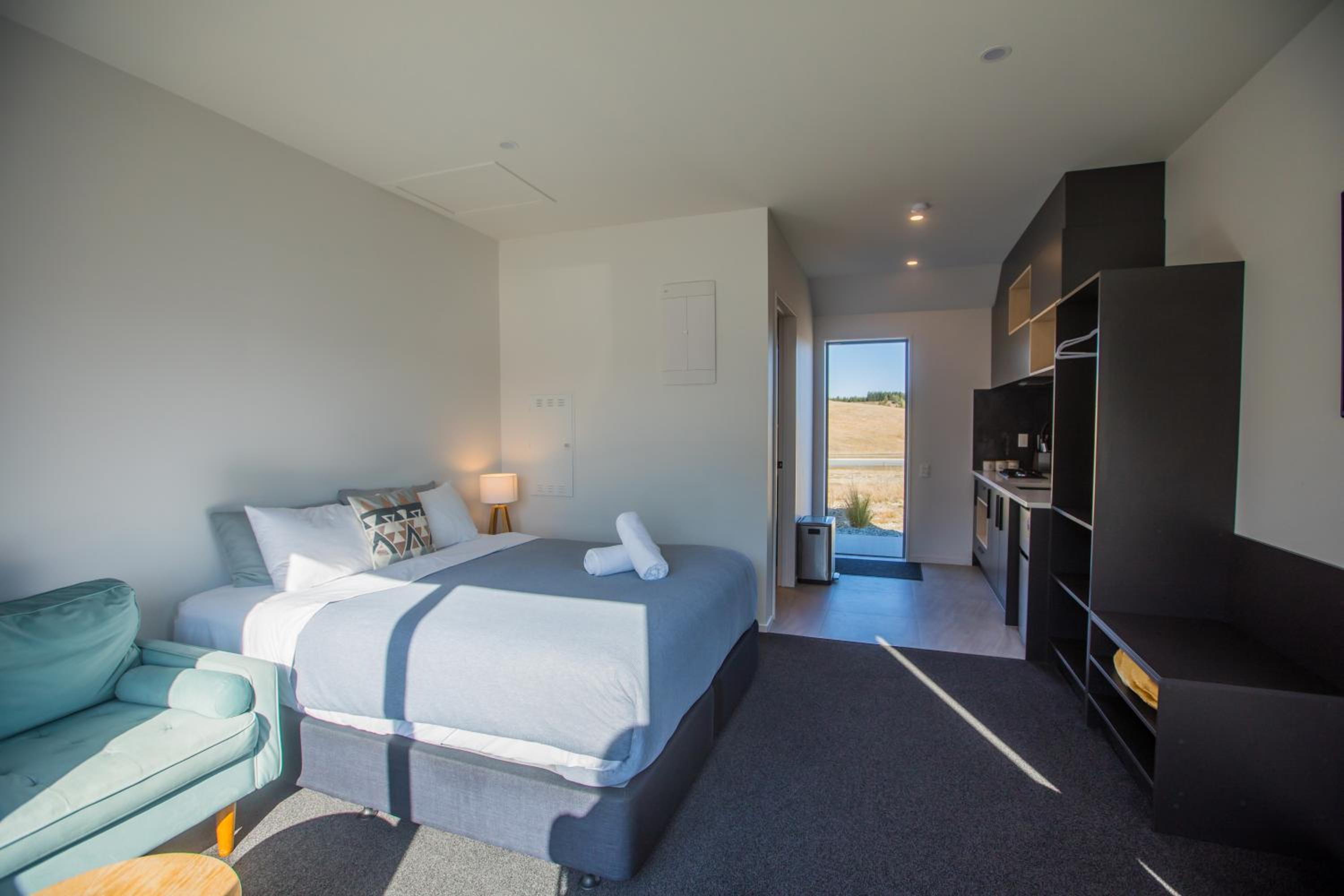 One-Bedroom King Studio (Disability Access) - Photo 5