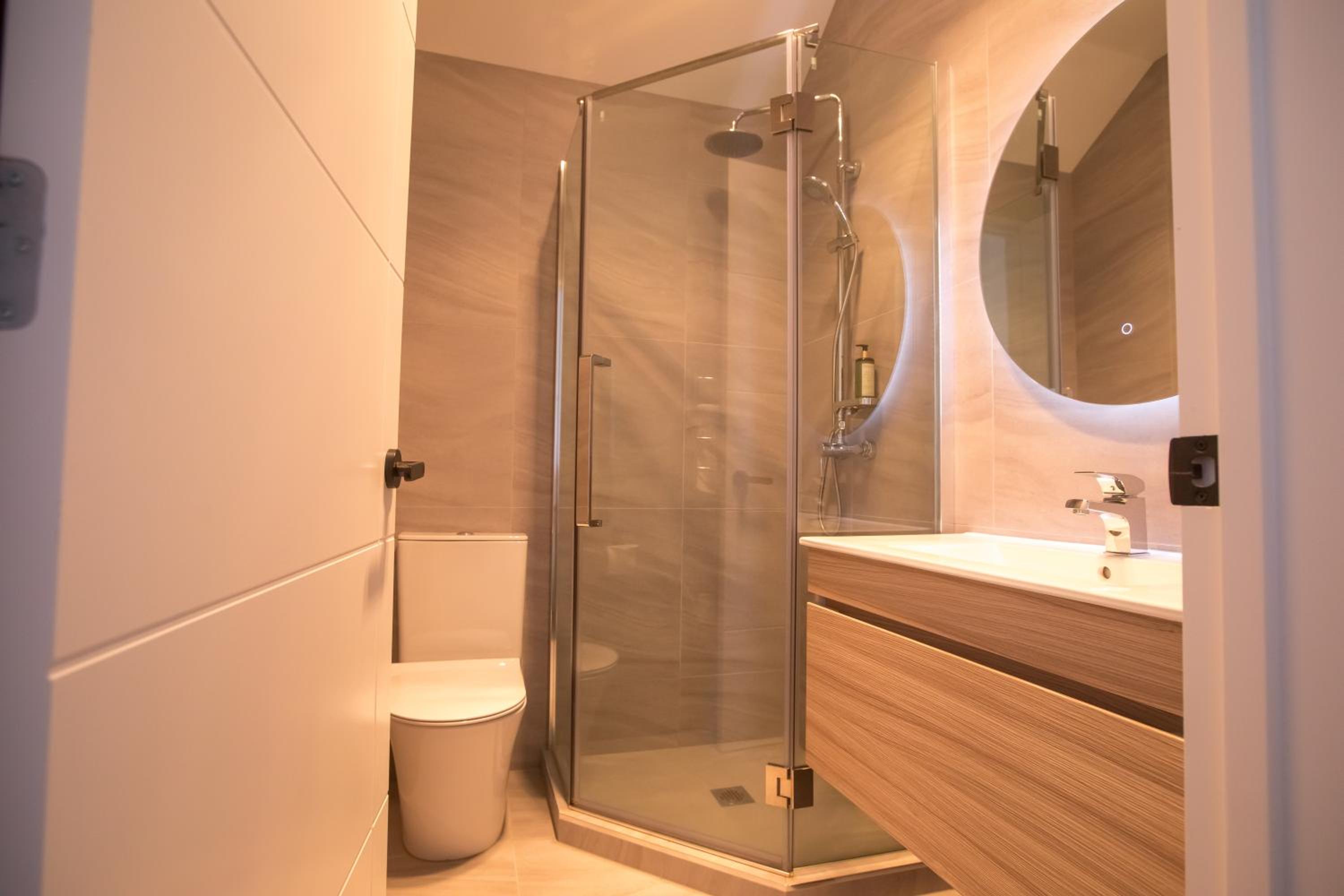 Three-Bedroom Suite - Photo 4