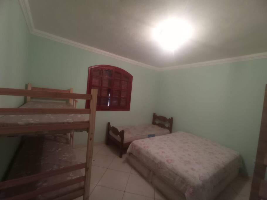 Five-Bedroom House photo 3
