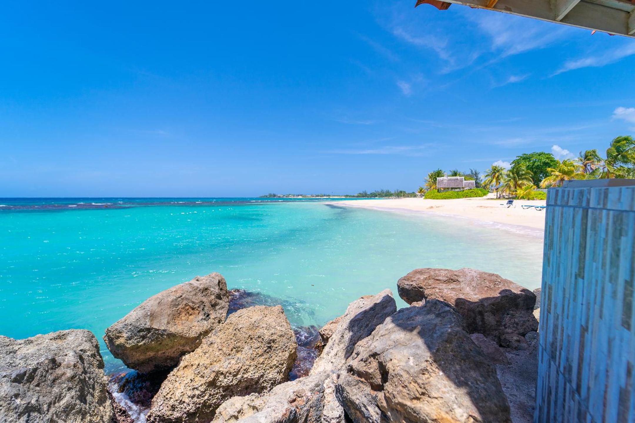 Two-Bedroom Suite - Beach Front - Nanny Service Included