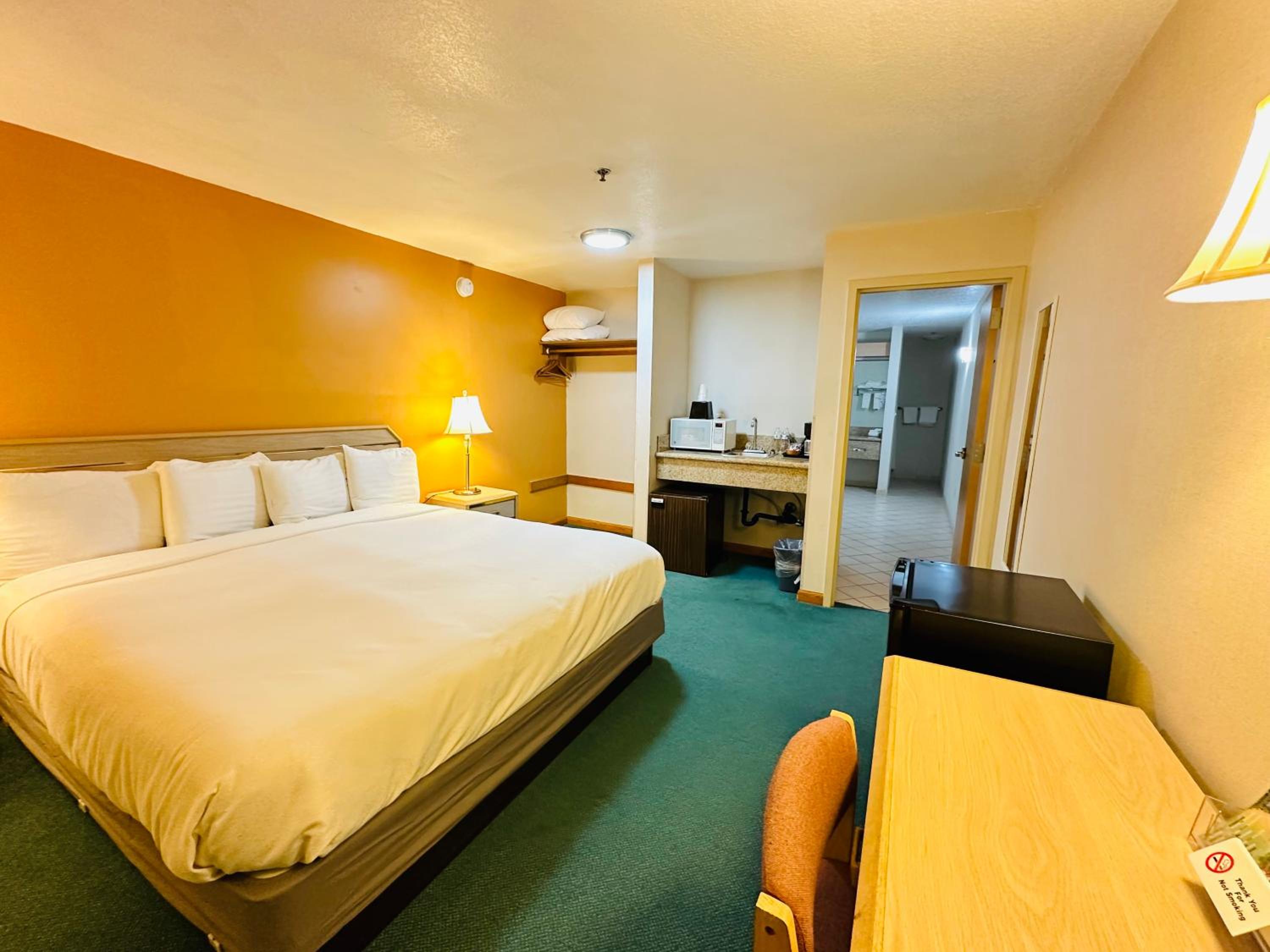 Suite with Spa Bath - Photo 6