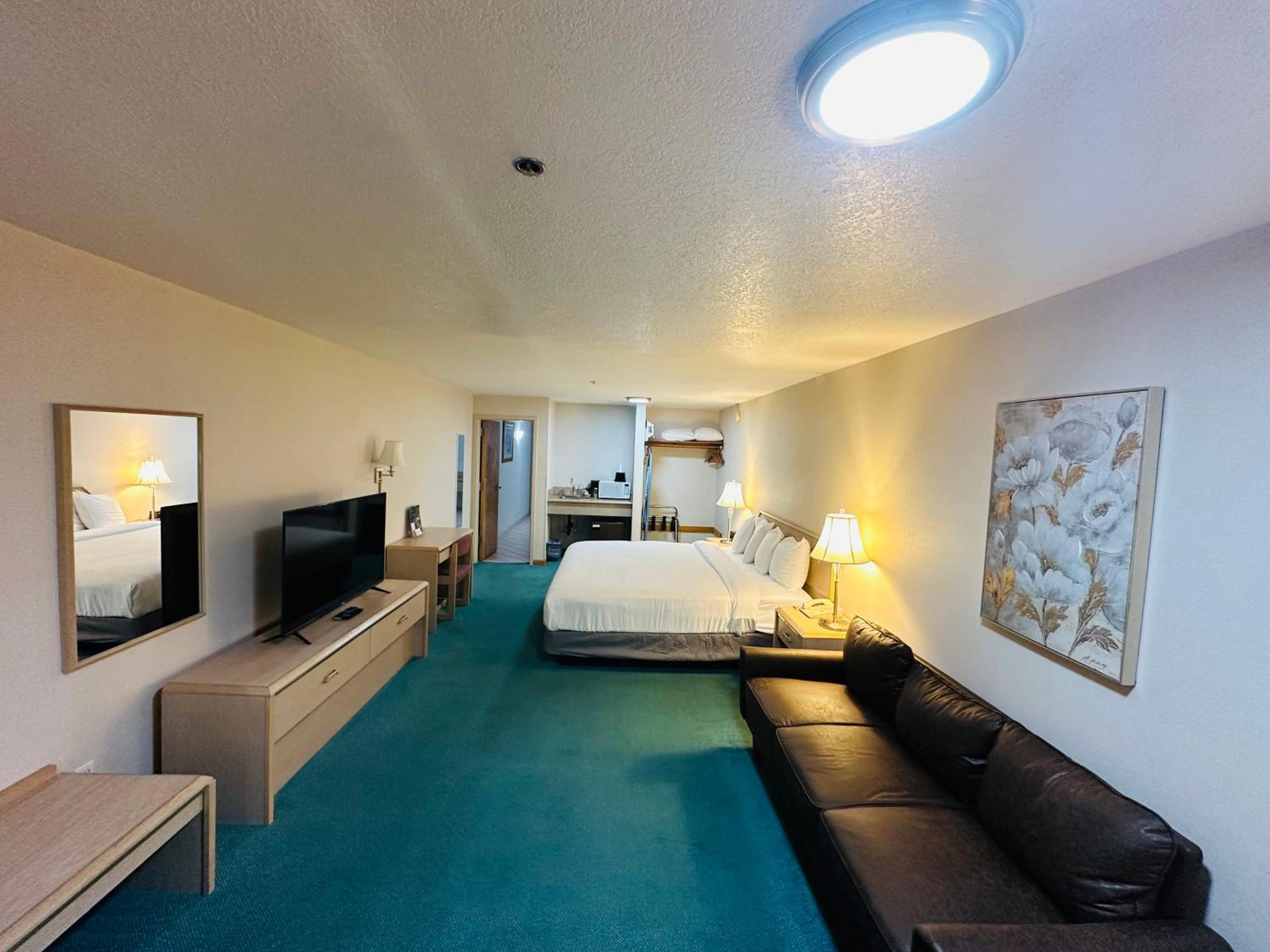 Suite with Spa Bath - Photo 17