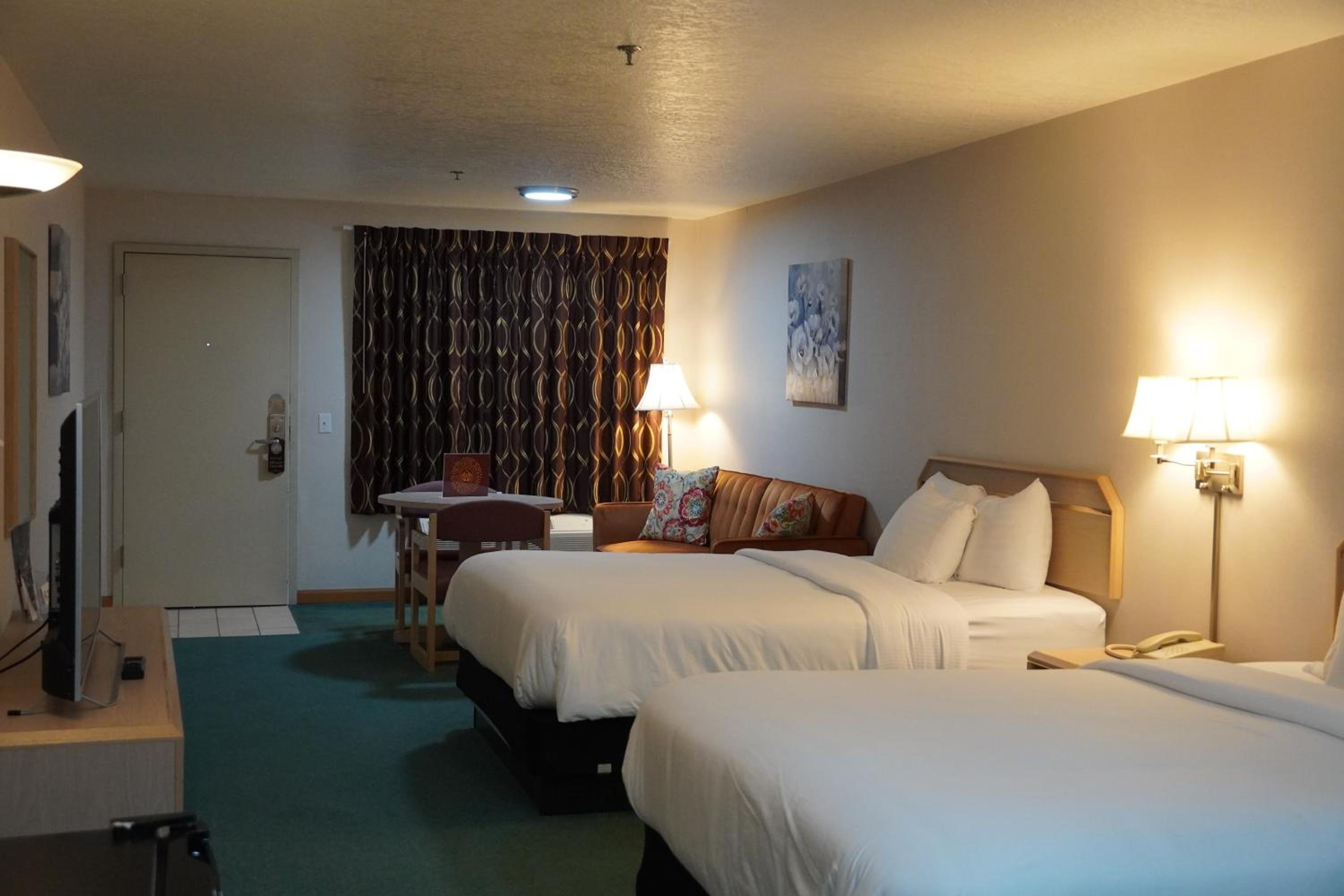 Deluxe Double Room with Extra Bed - Photo 17