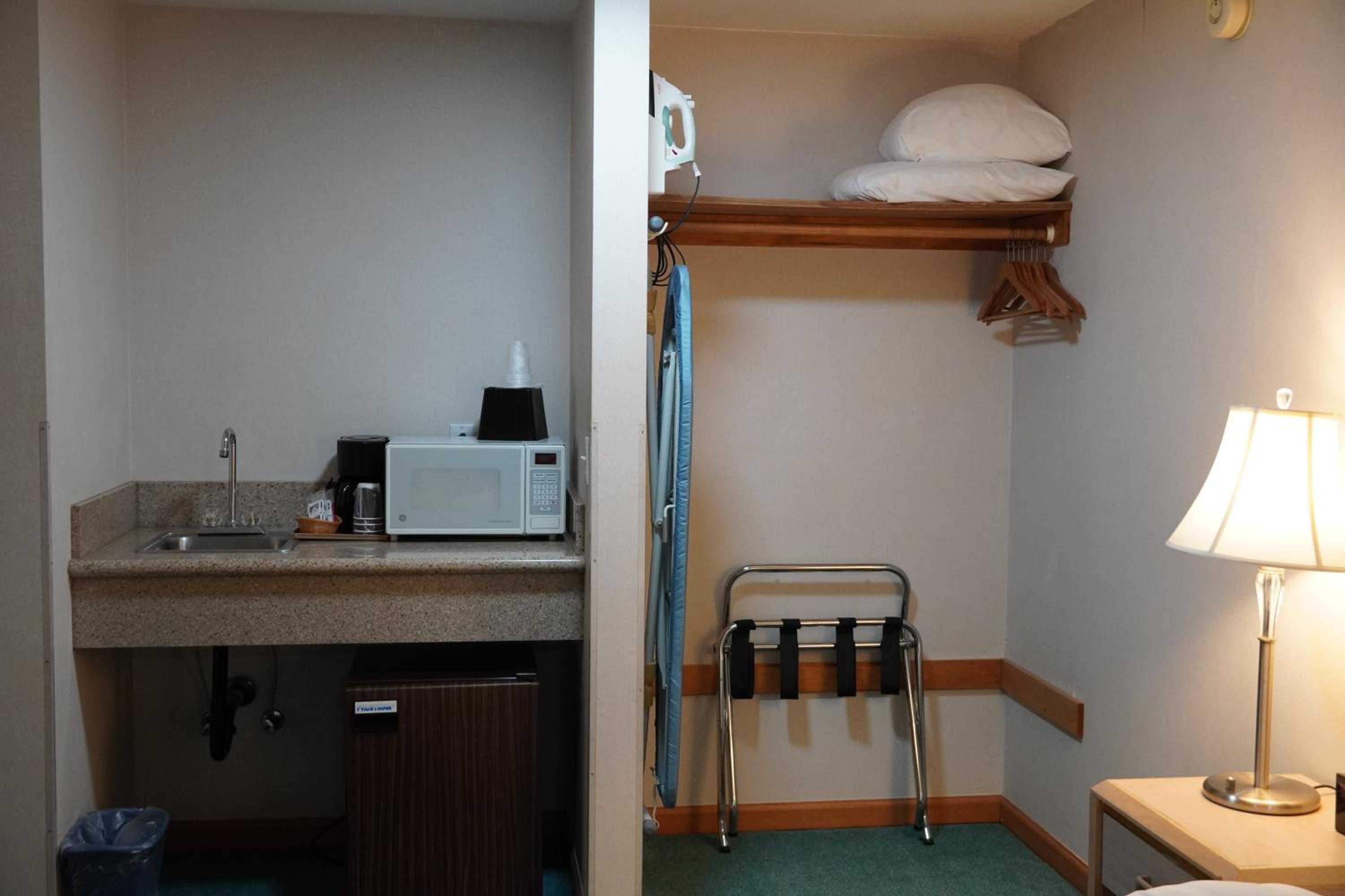 Suite with Spa Bath - Photo 10