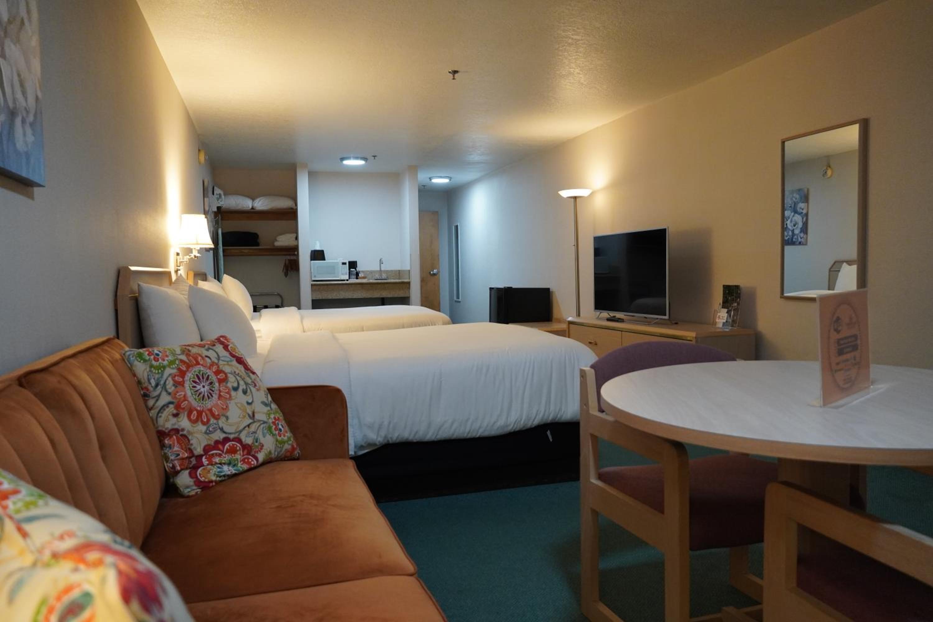 Deluxe Double Room with Extra Bed - Photo 10