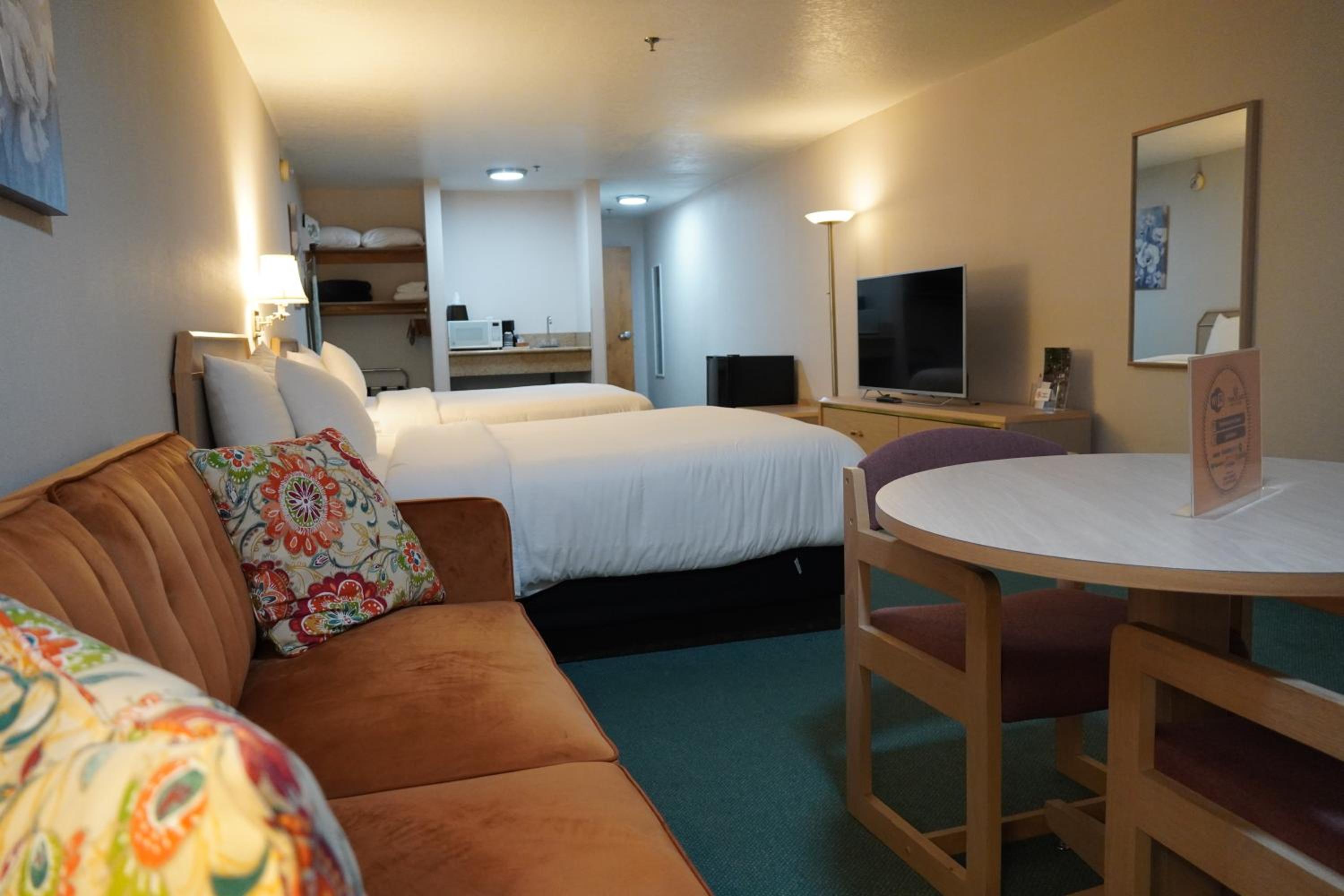 Deluxe Double Room with Extra Bed - Photo 11