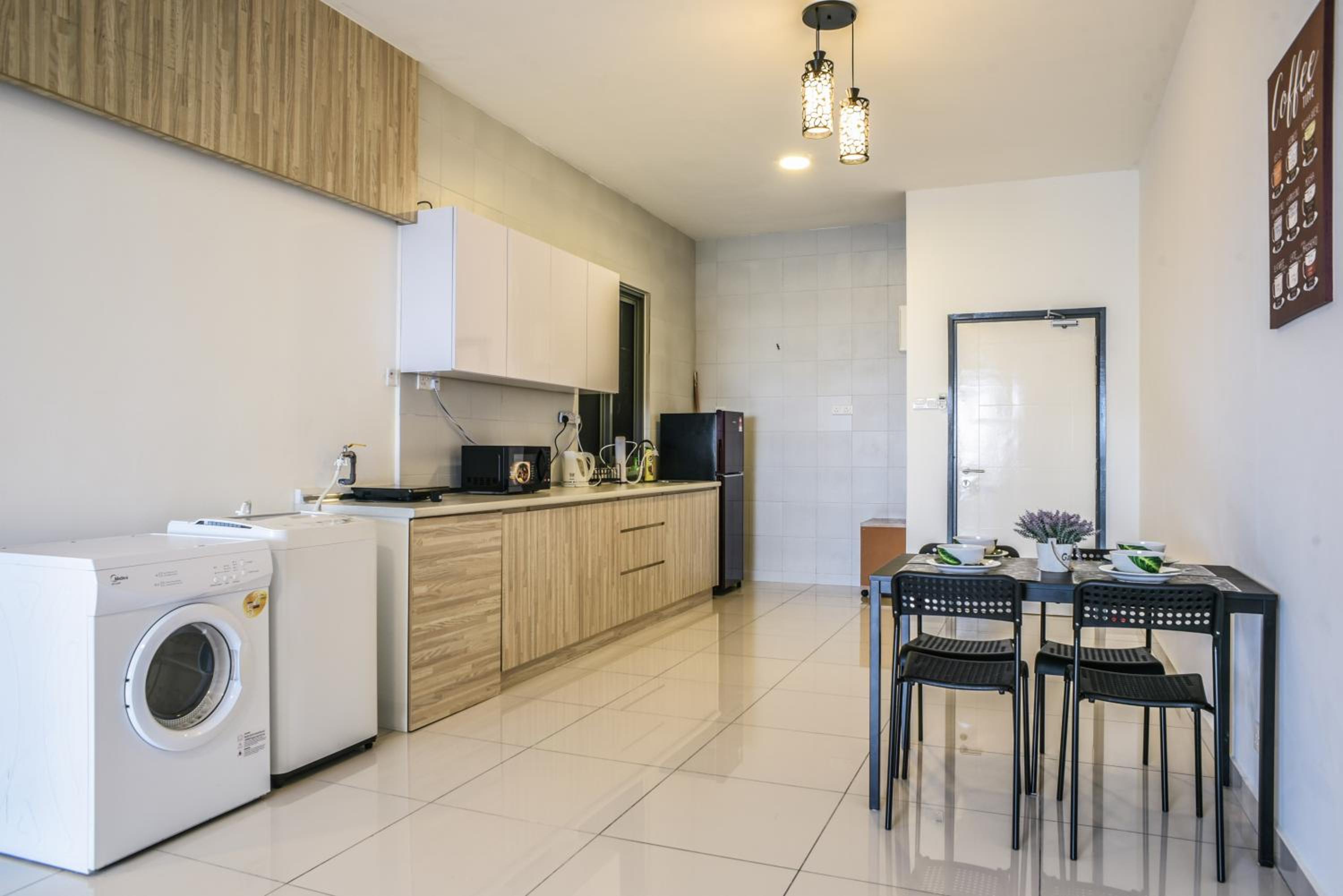 Studio Apartment - Photo 11