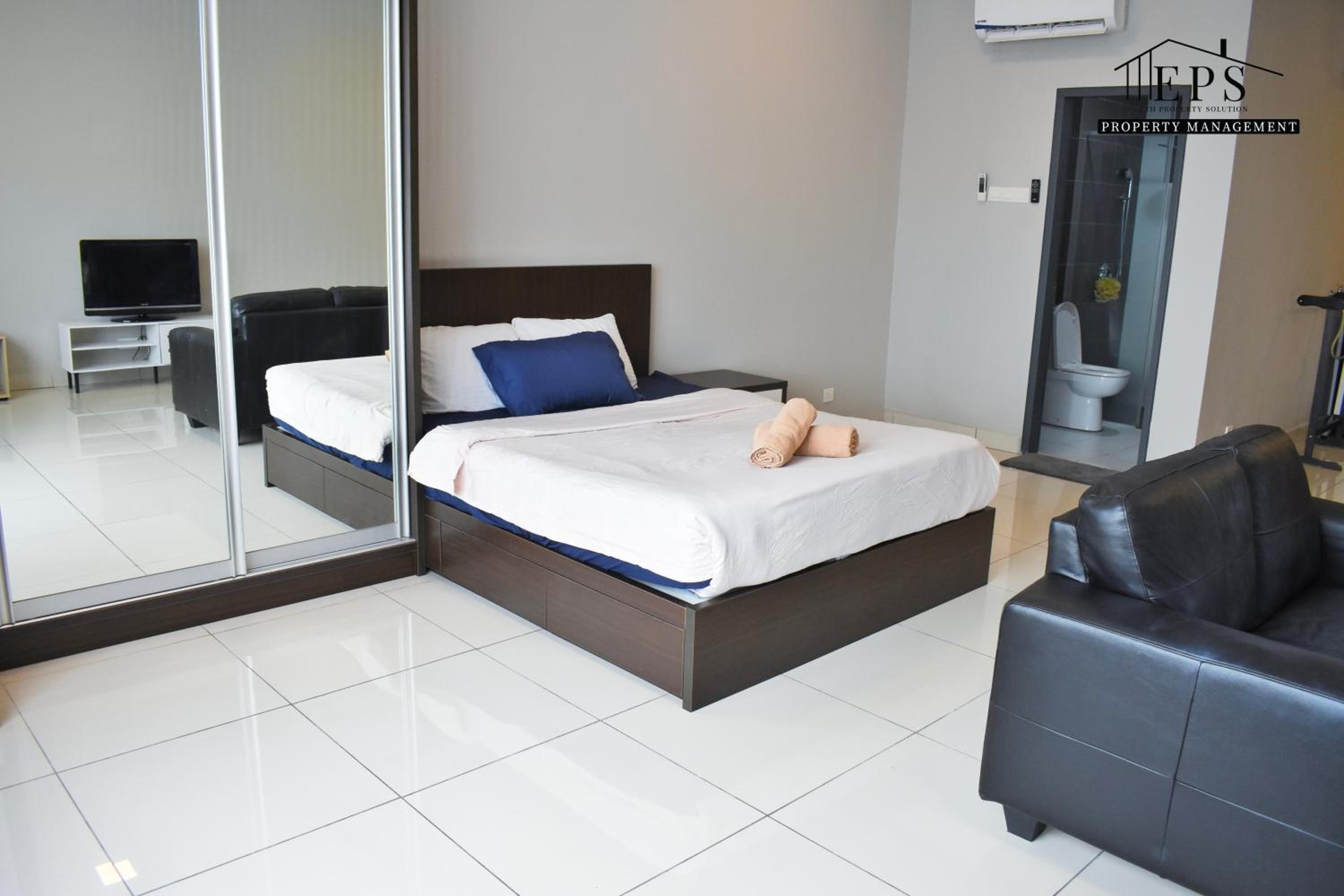 Studio Apartment - Photo 24