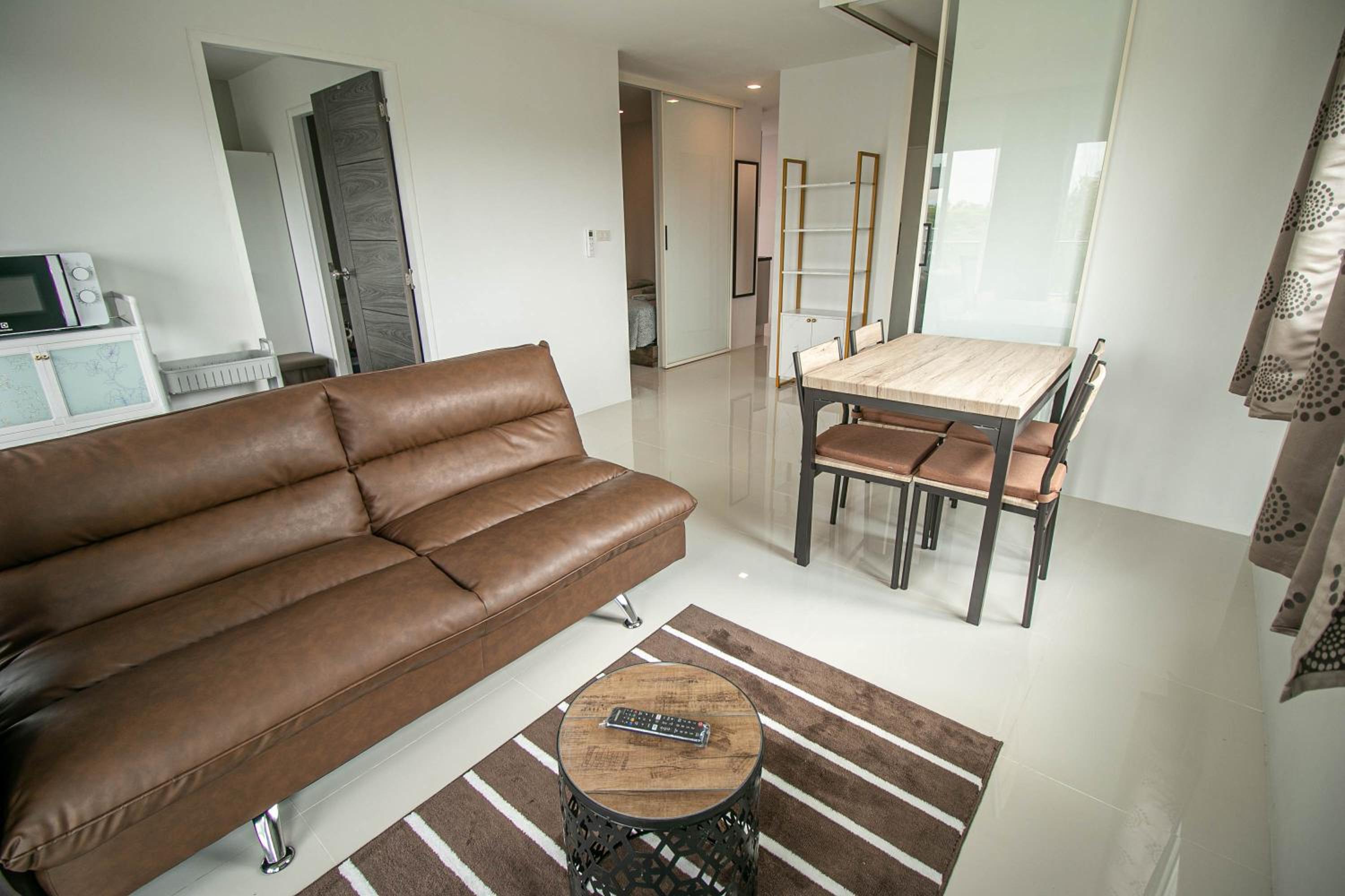 Family Room with Shower - Photo 6